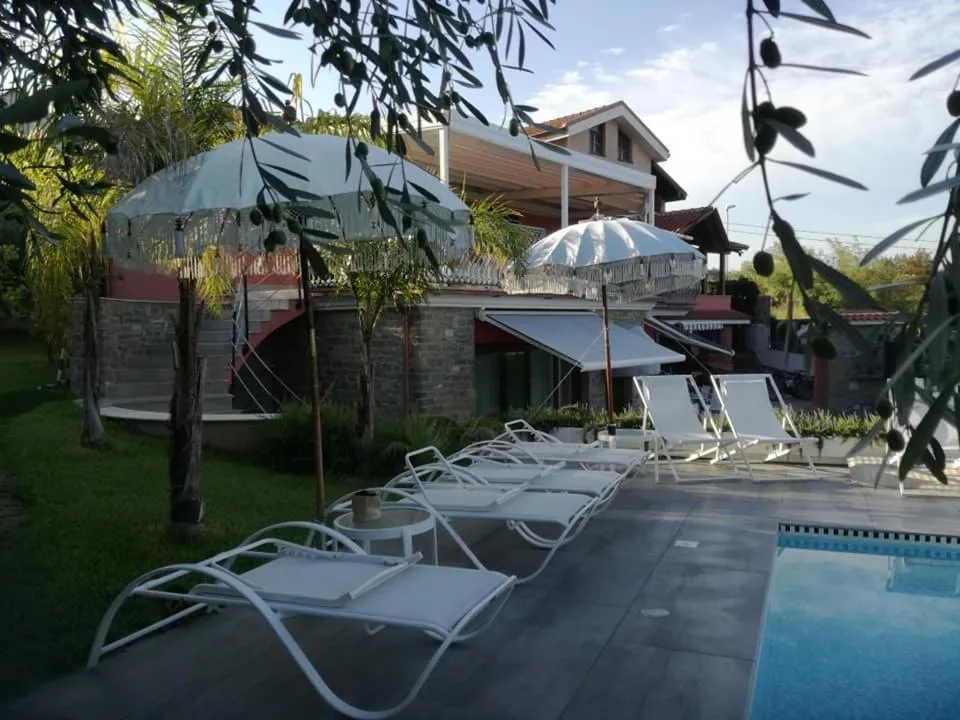 Property building in Le Vele