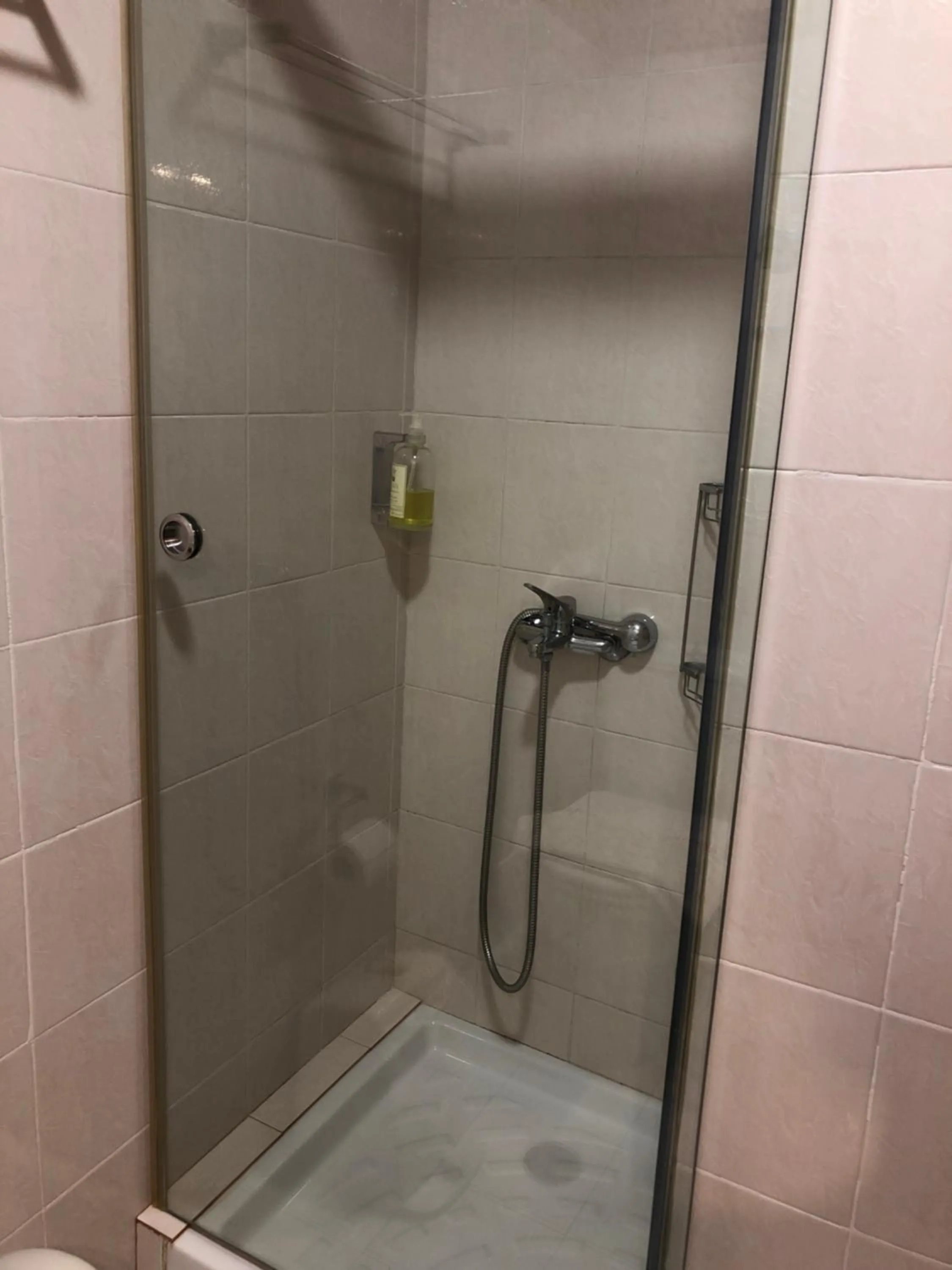 Shower in Zante Palace