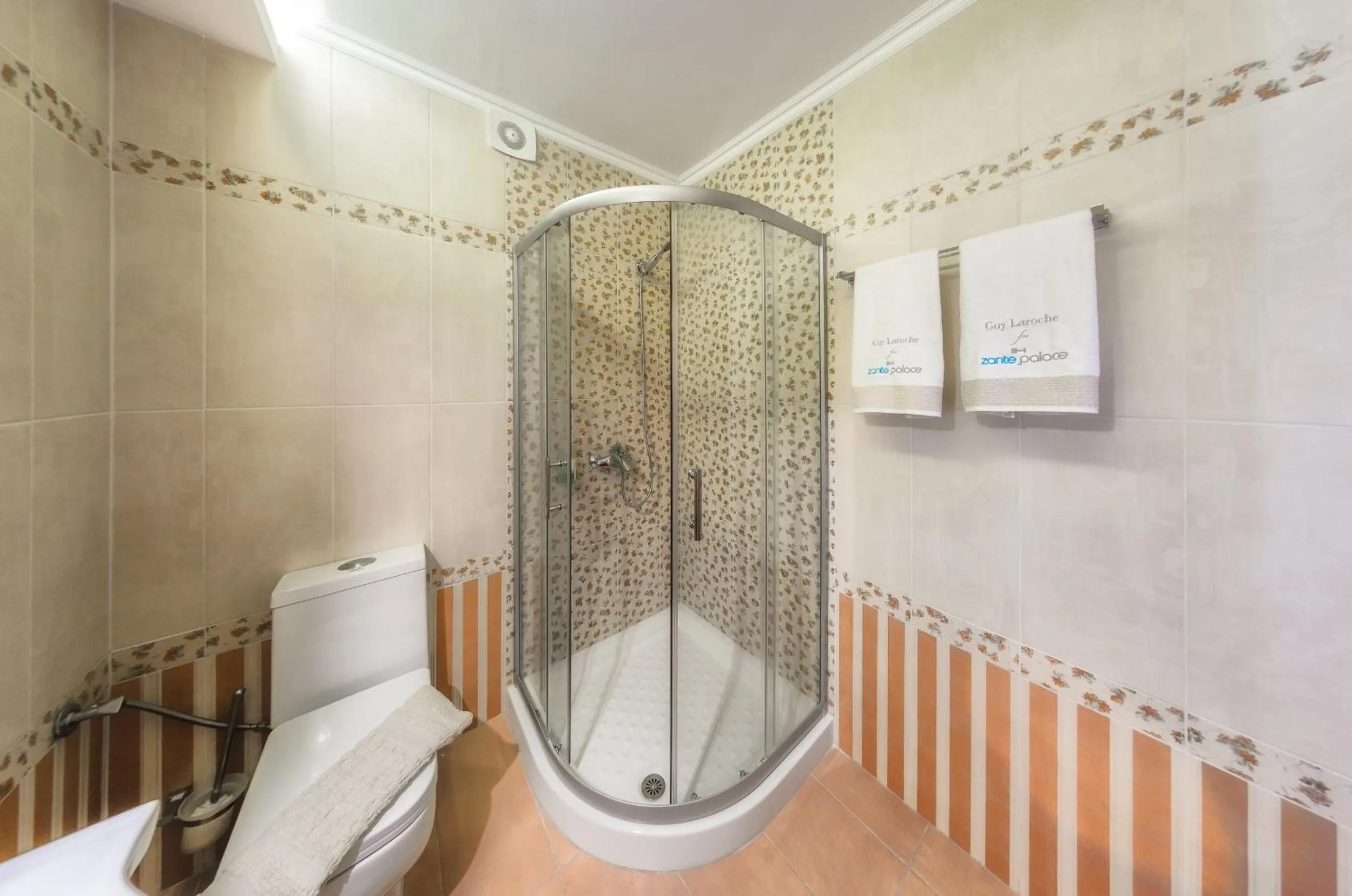 Photo of the whole room in Zante Palace