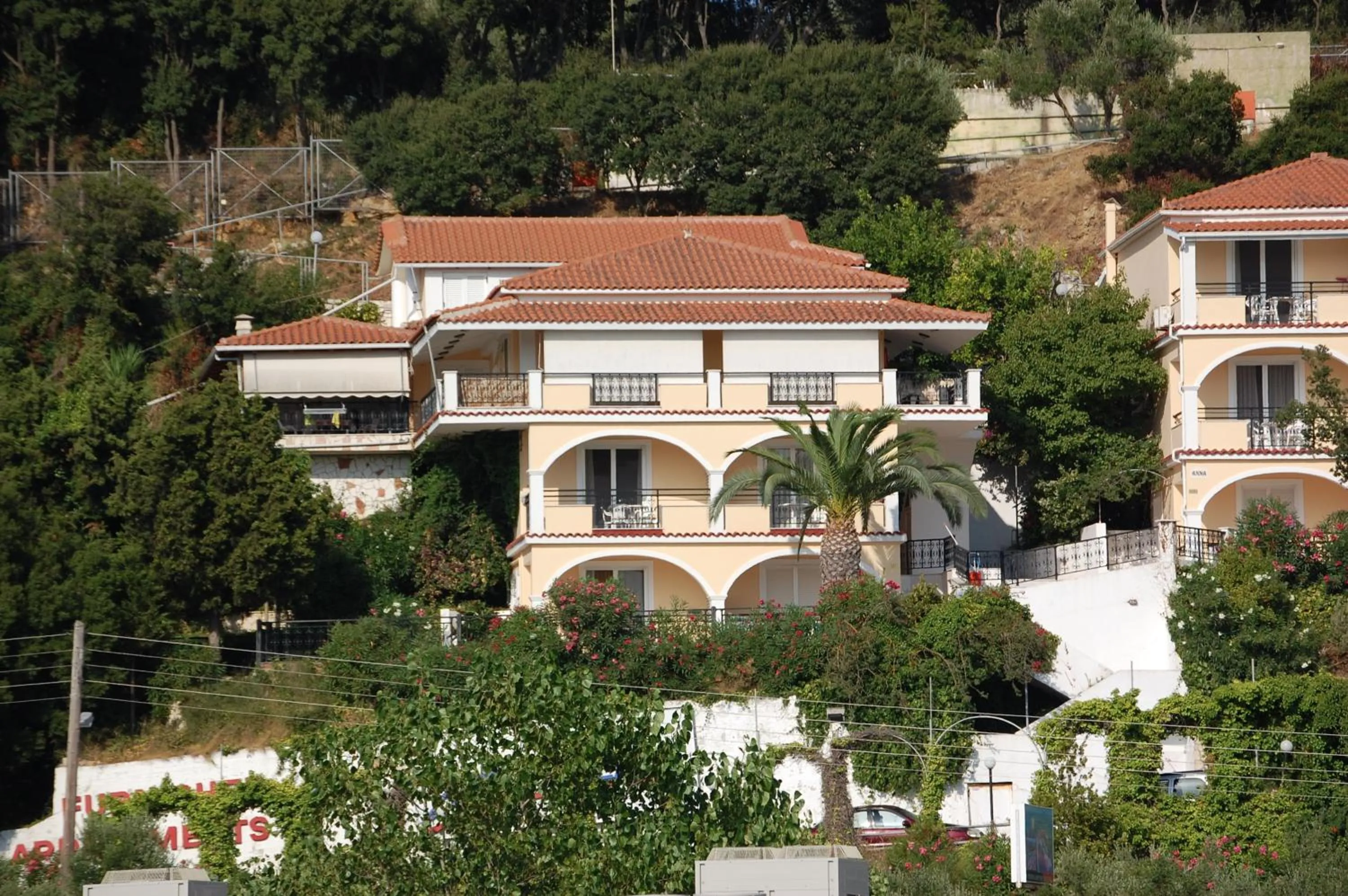 Facade/entrance in Zante Palace