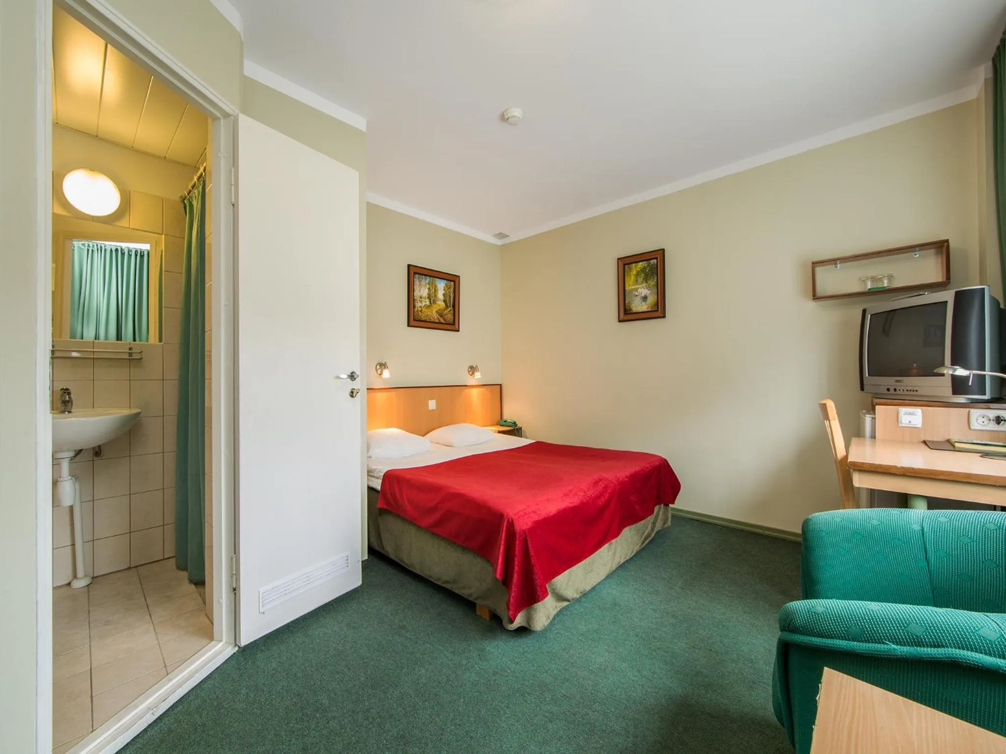 Bedroom, Bed in Arabella Hotel