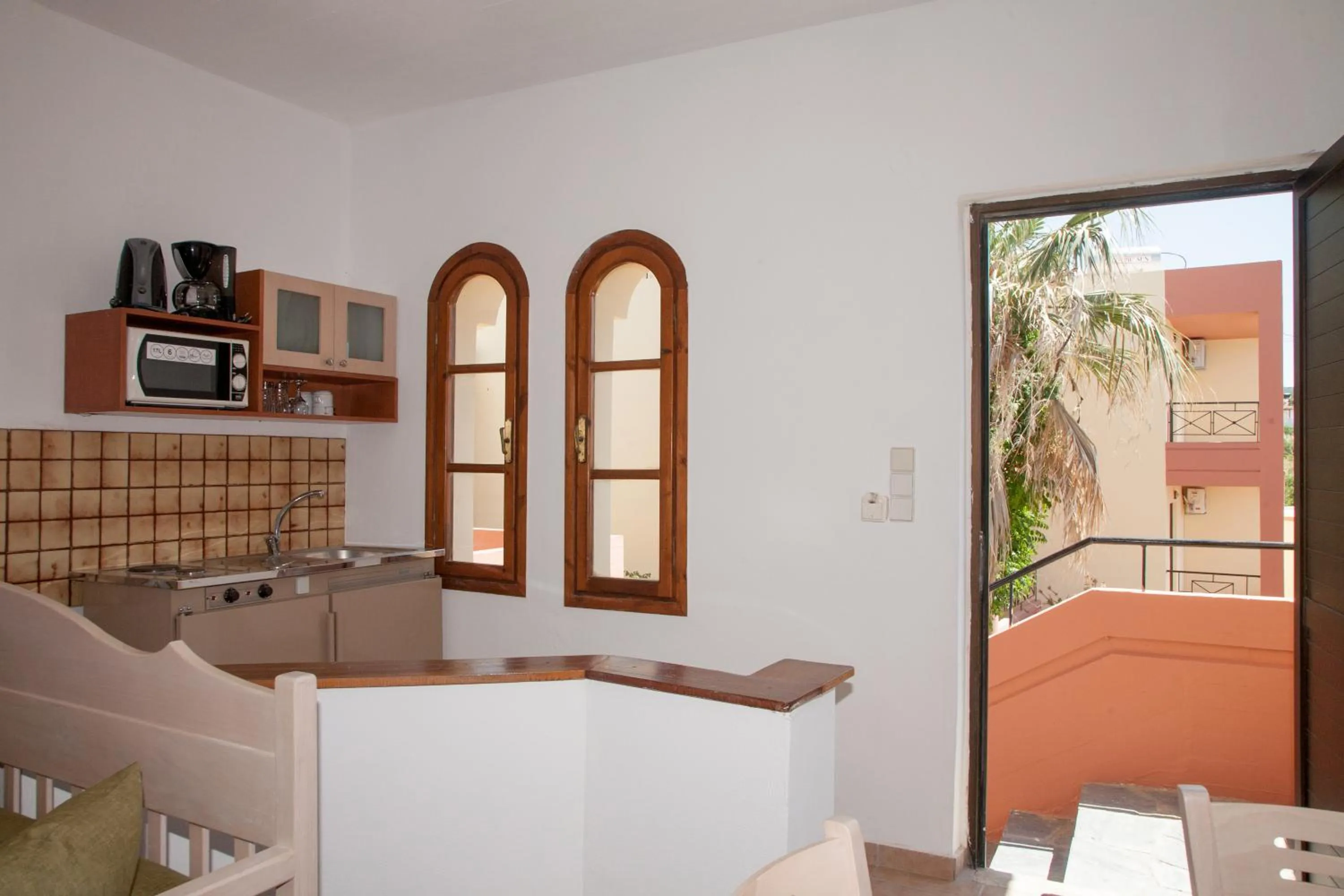 Kitchen or kitchenette in Ekavi Apartments