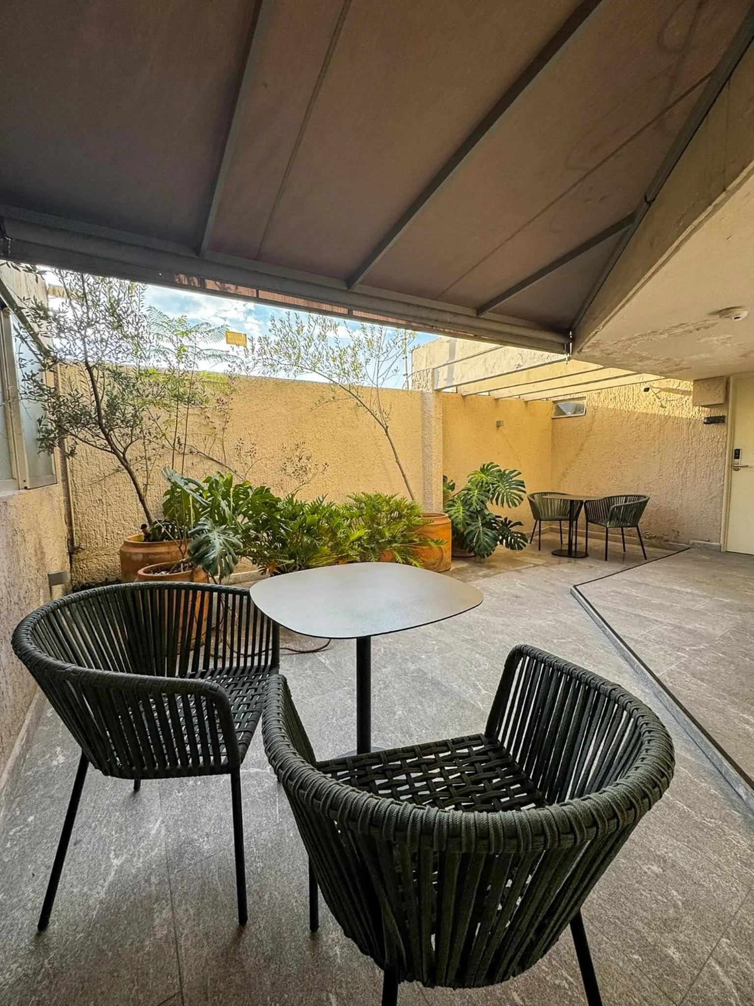 Balcony/Terrace in Oliva Plaza Hotel
