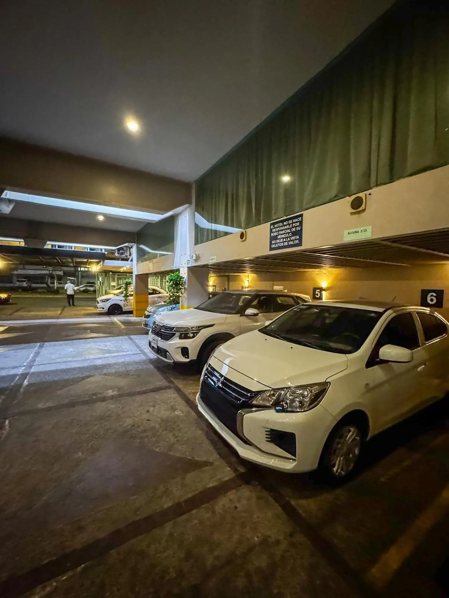 Parking in Oliva Plaza Hotel