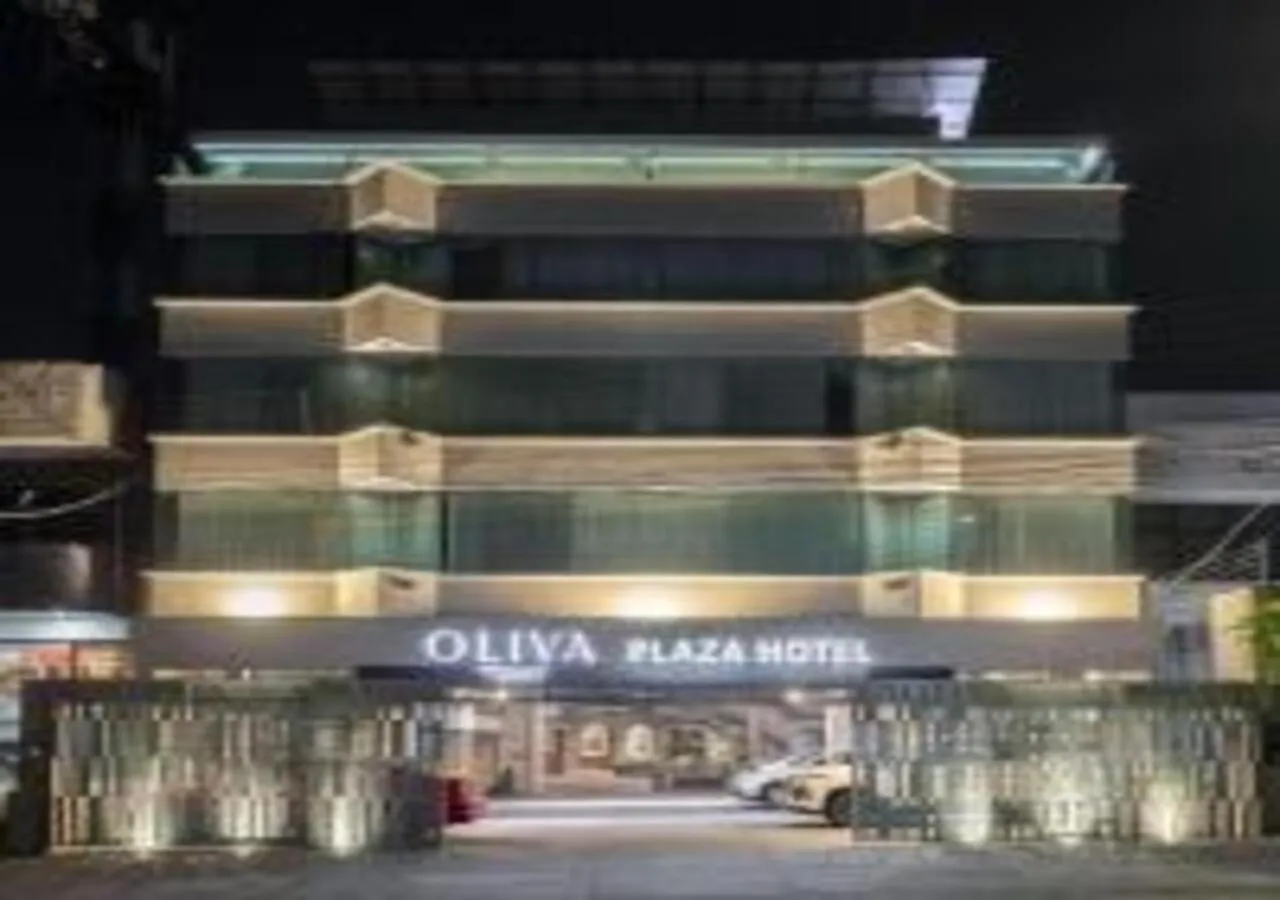 Property building in Oliva Plaza Hotel