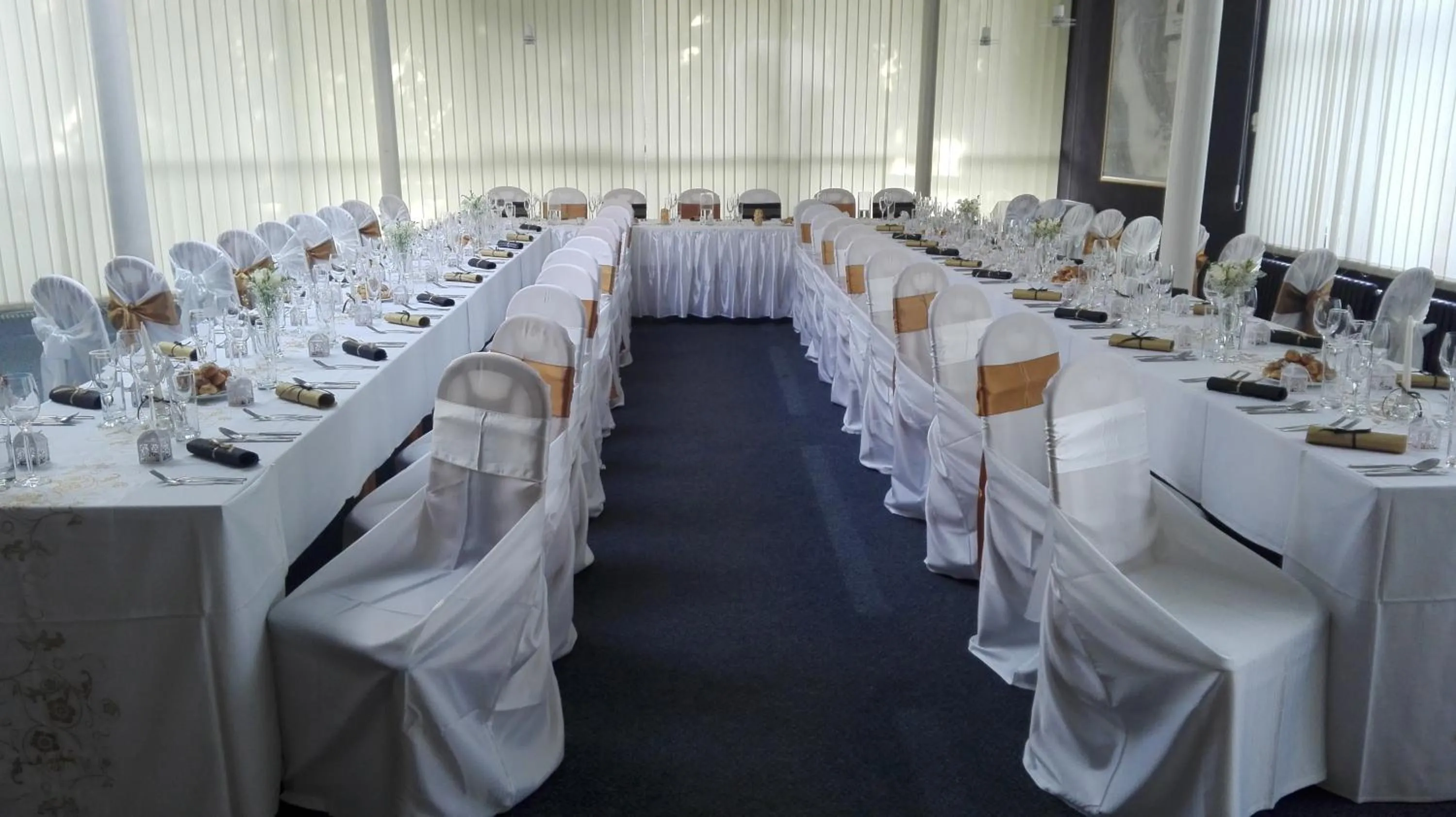 Restaurant/places to eat in Hotel FIT