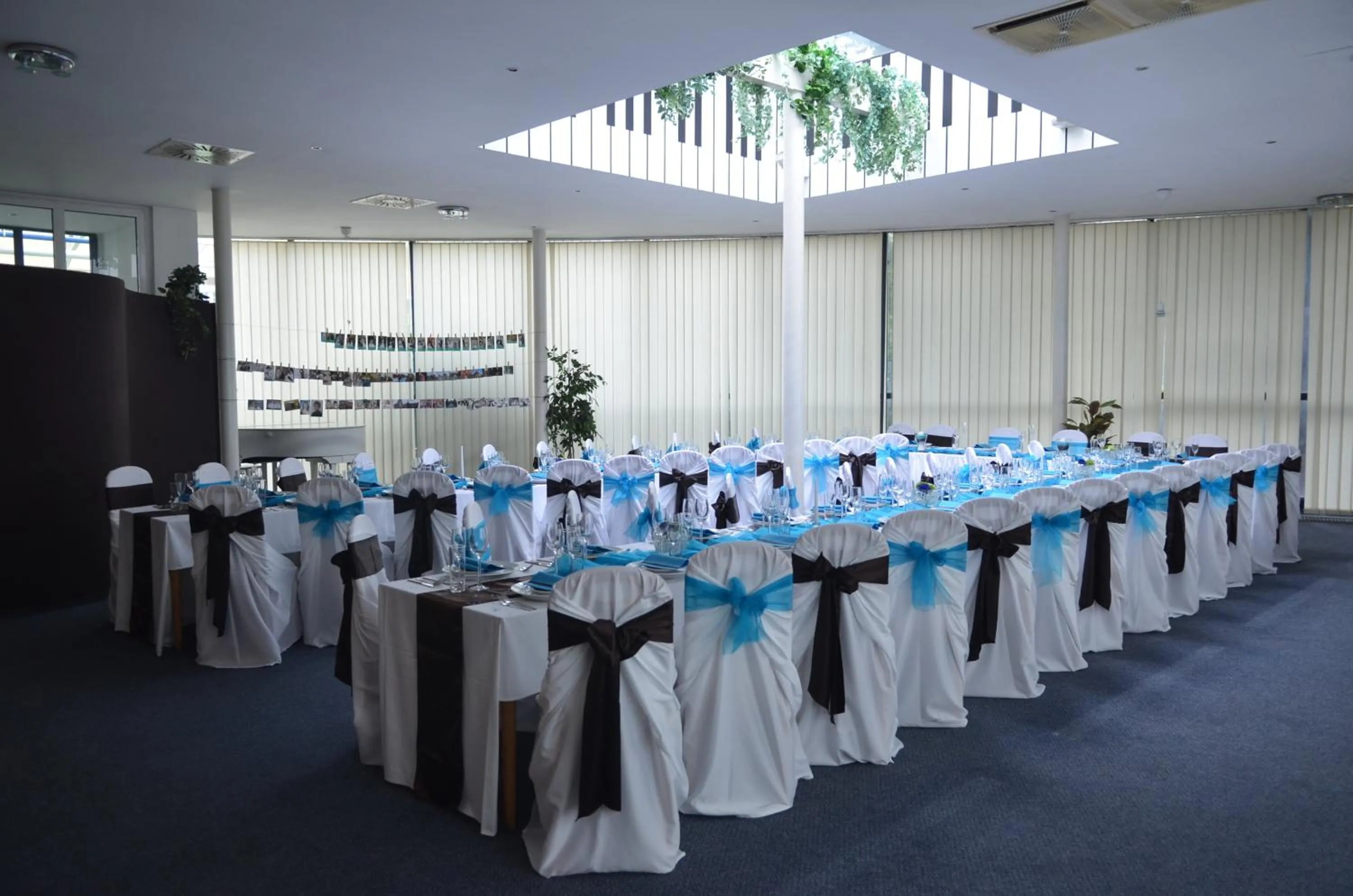 Restaurant/places to eat in Hotel FIT