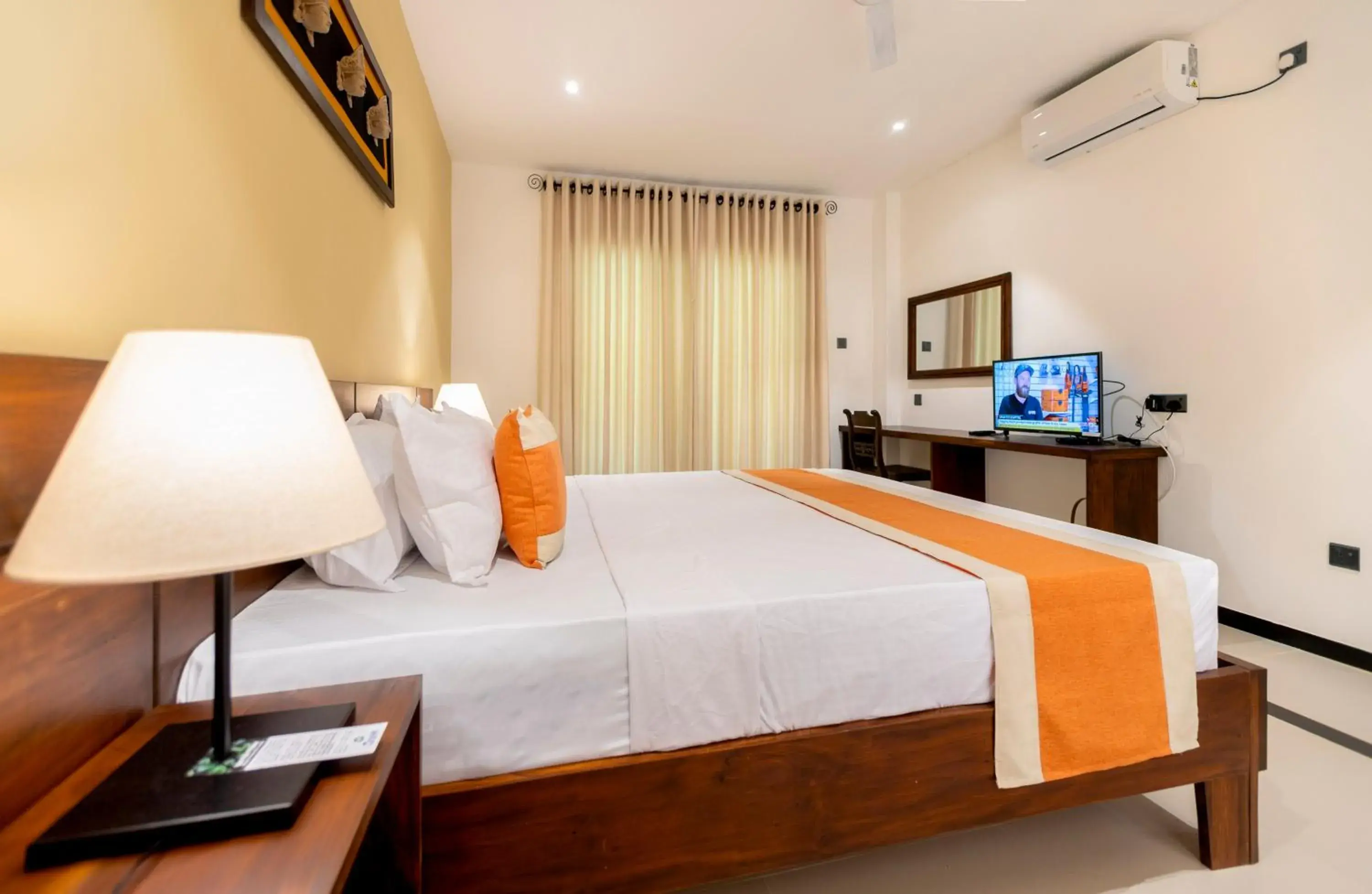 Deluxe King Room in Coastal Villa Mirissa Deluxe King Room in Coastal Villa Mirissa