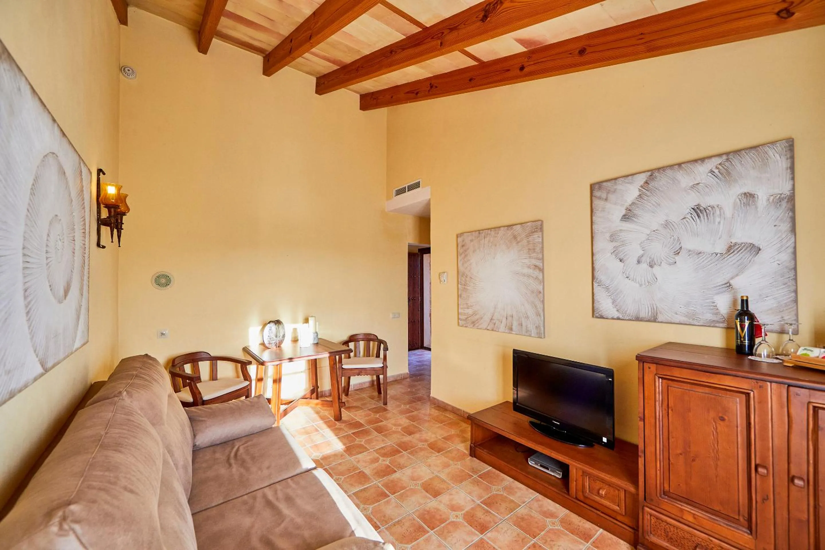 TV and multimedia in Agroturismo Es Quatre Cantons