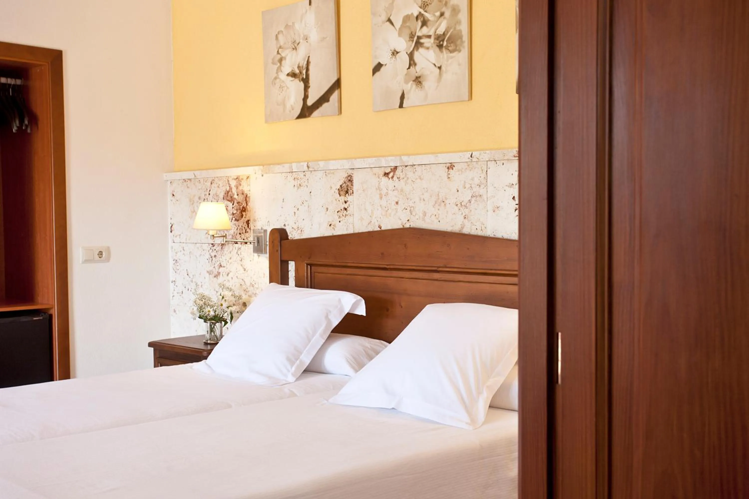 Bed in Agroturismo Es Quatre Cantons