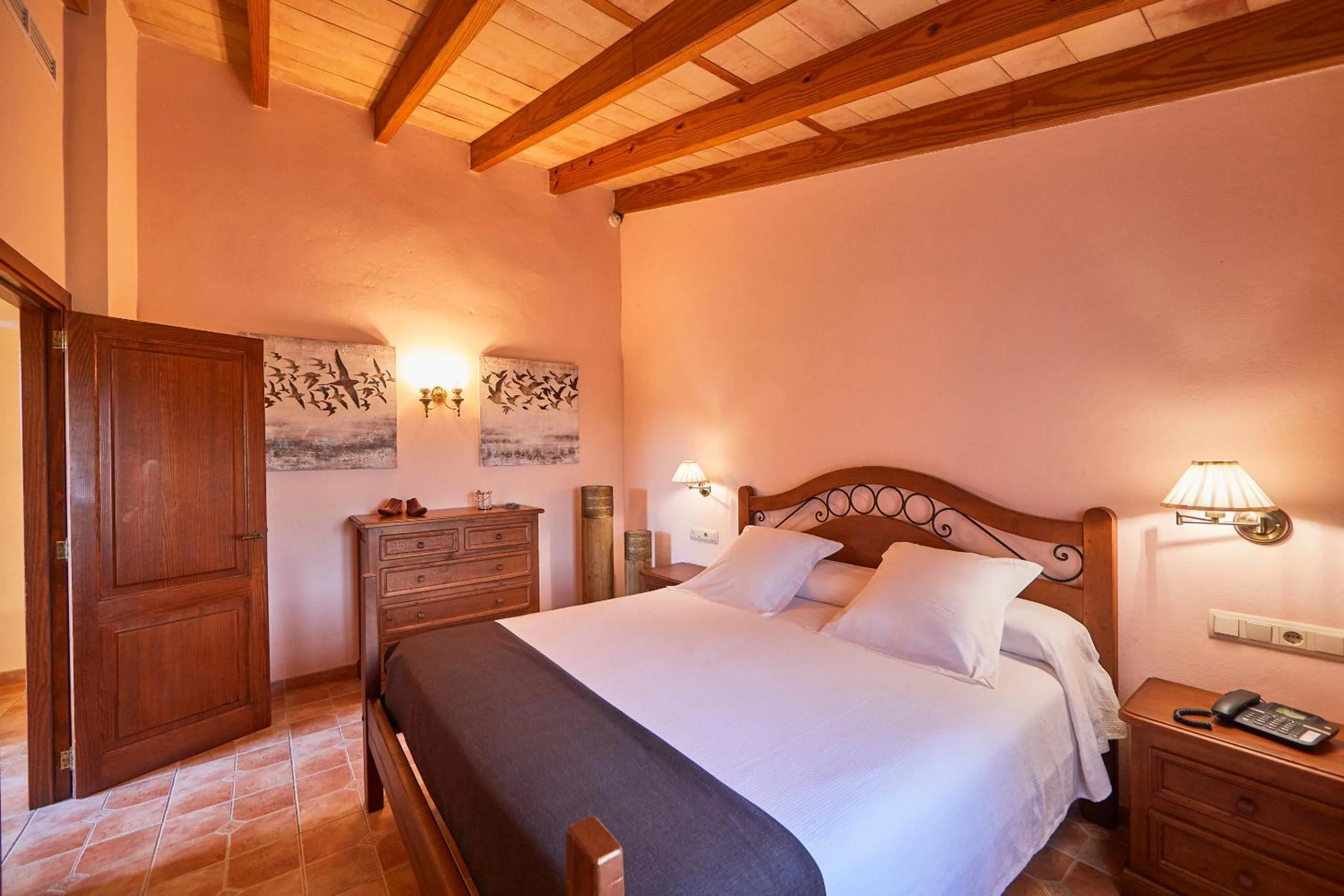 Bed in Agroturismo Es Quatre Cantons