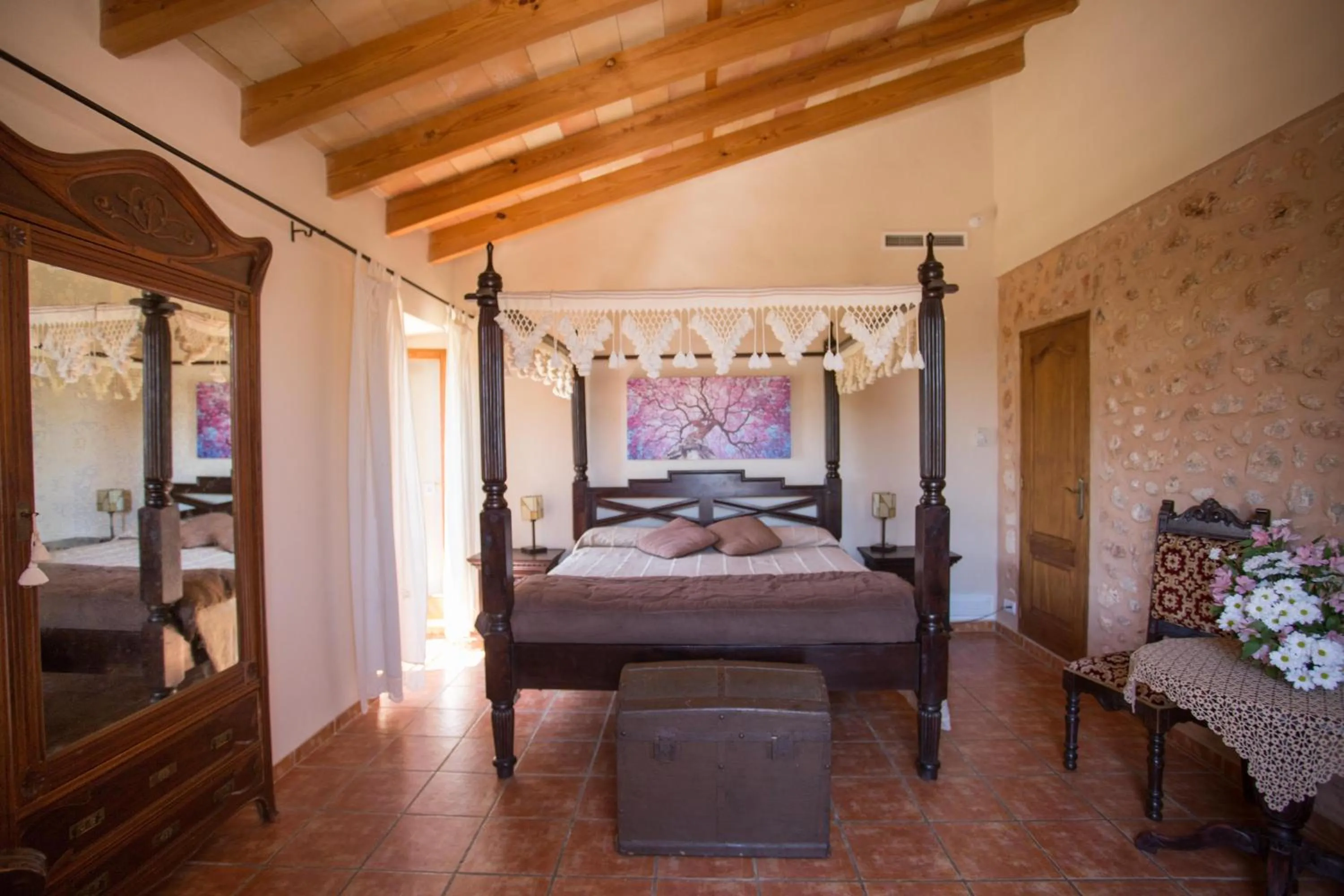 Photo of the whole room, Bed in Agroturismo Es Quatre Cantons