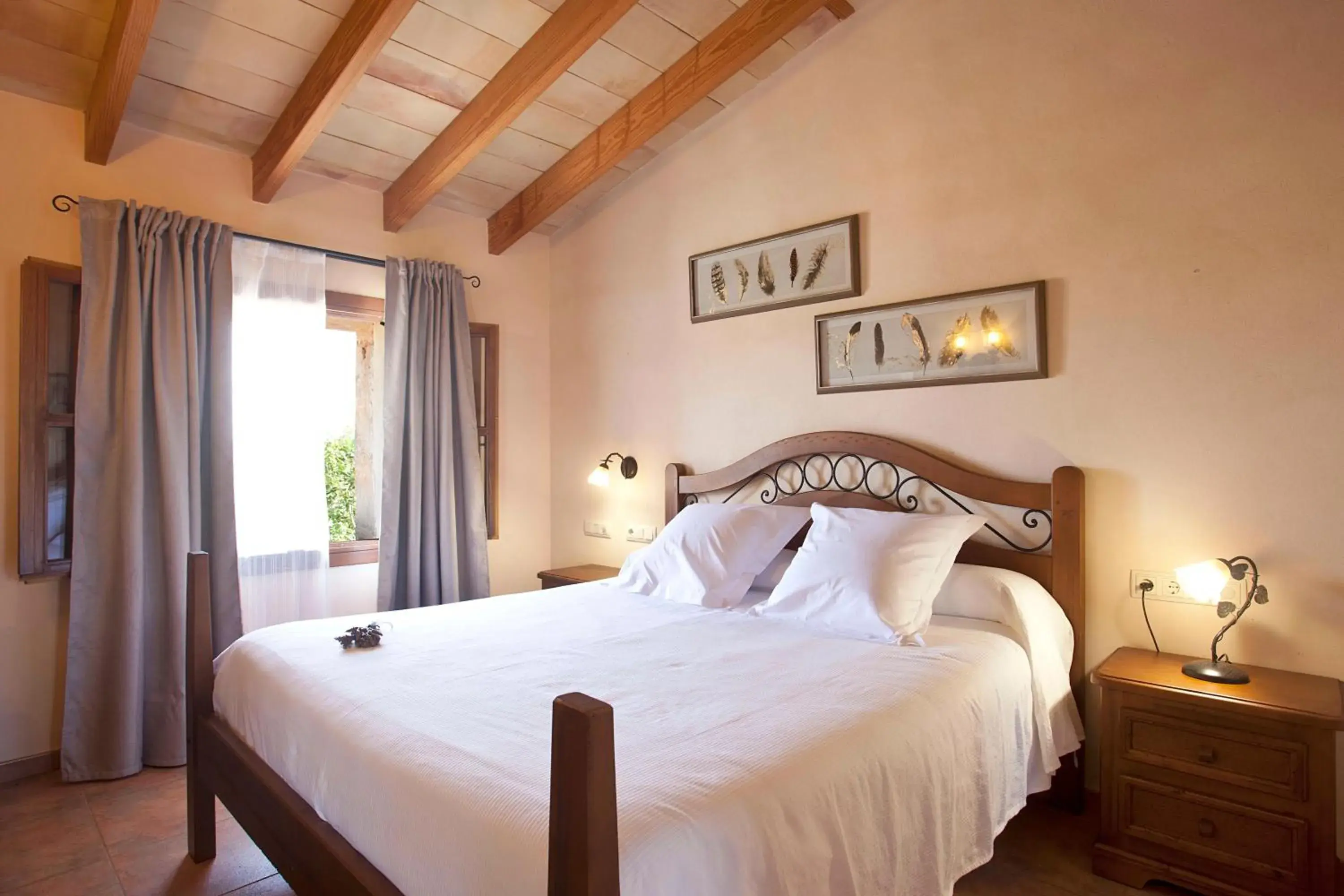 Bed in Agroturismo Es Quatre Cantons Bed in Agroturismo Es Quatre Cantons