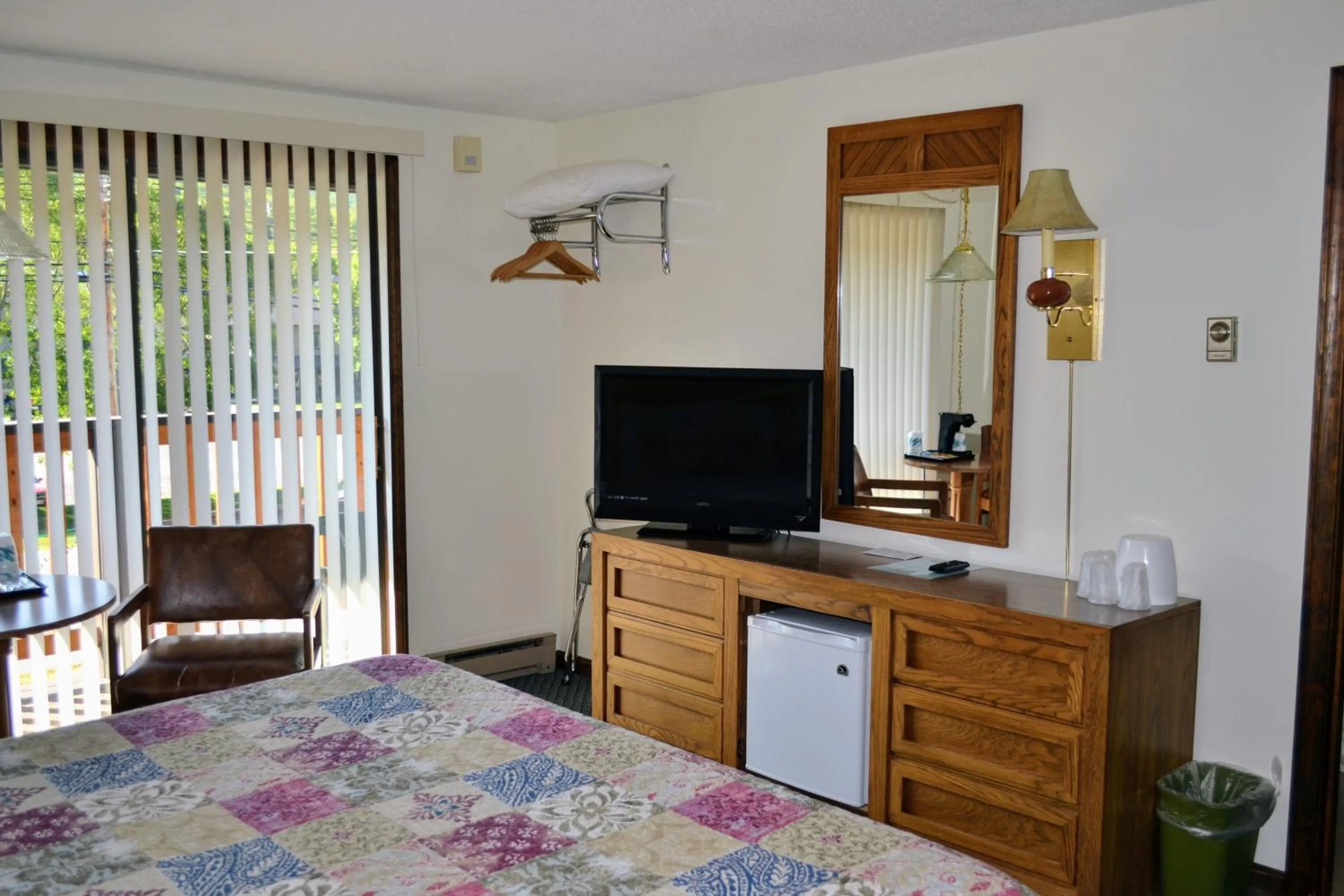 Bed in Kancamagus Lodge