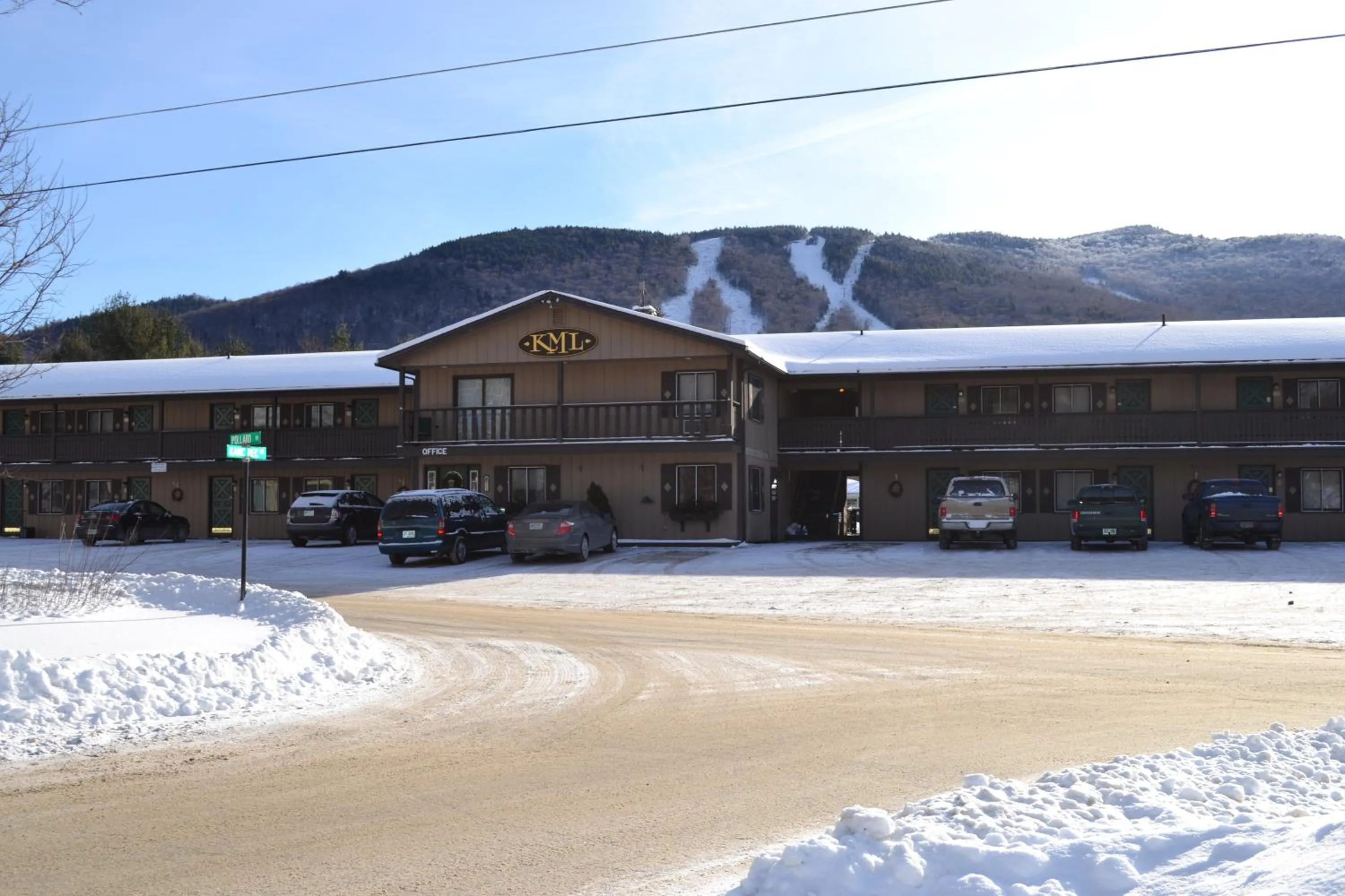 Facade/entrance in Kancamagus Lodge