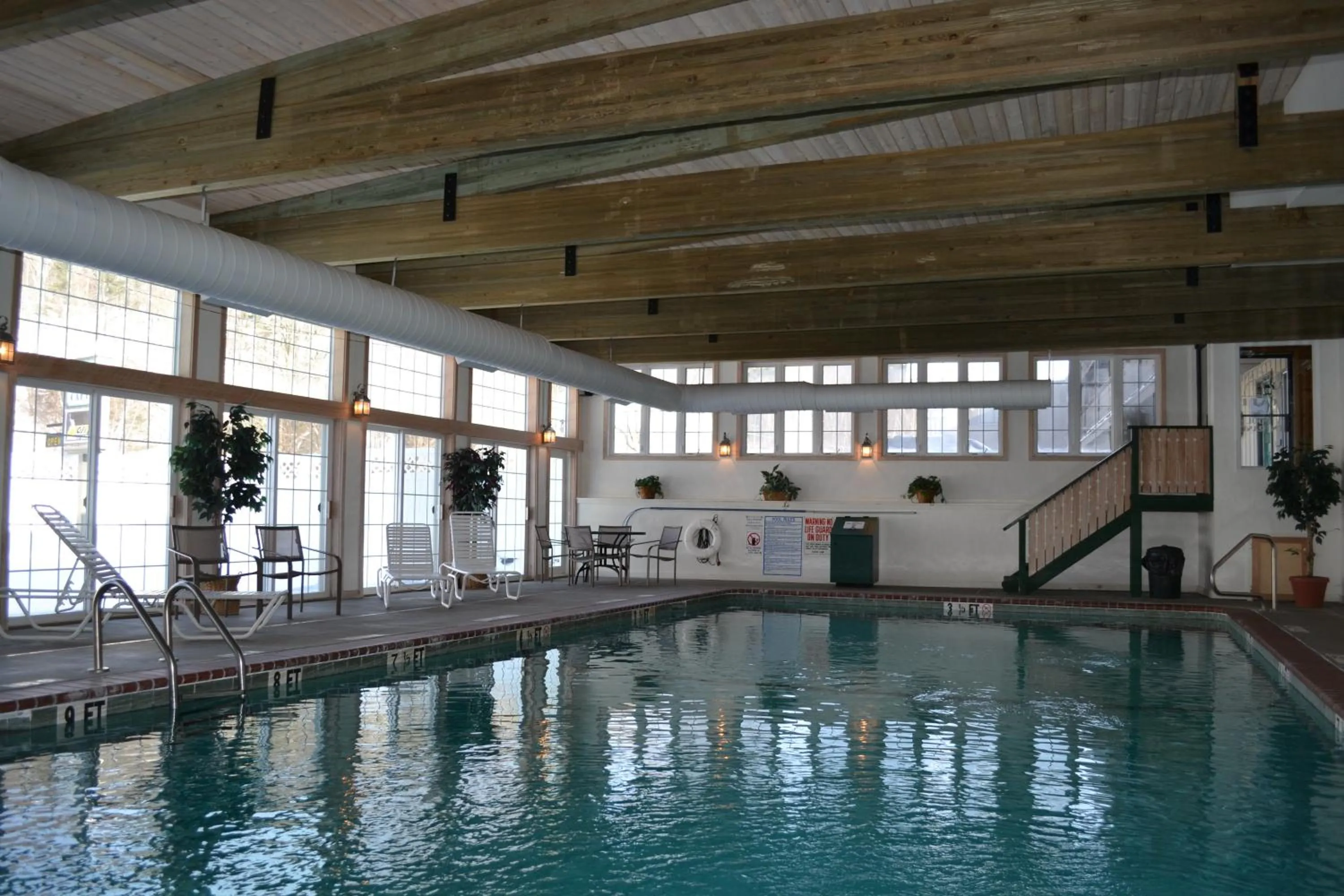 Swimming pool in Kancamagus Lodge