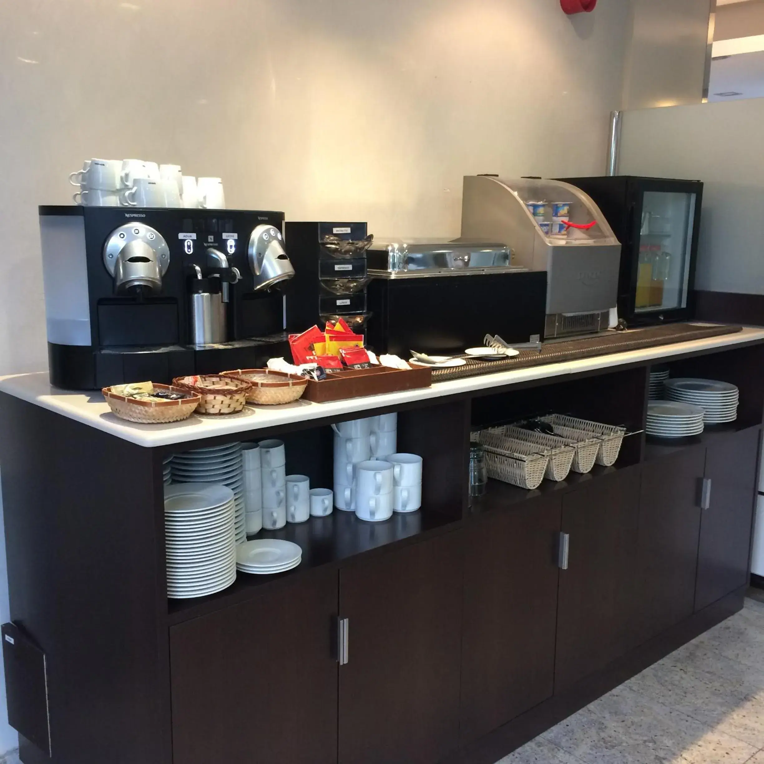 Food and drinks in Hotel Desitges Food and drinks in Hotel Desitges