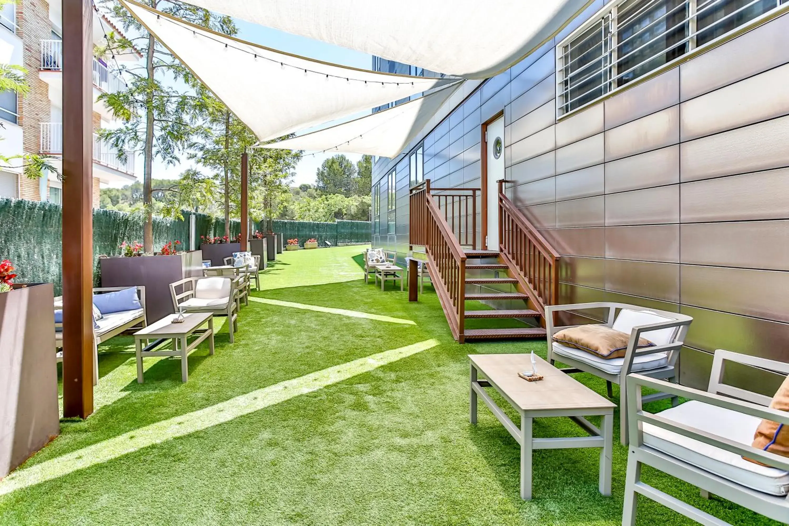 Property building in Hotel Desitges Property building in Hotel Desitges