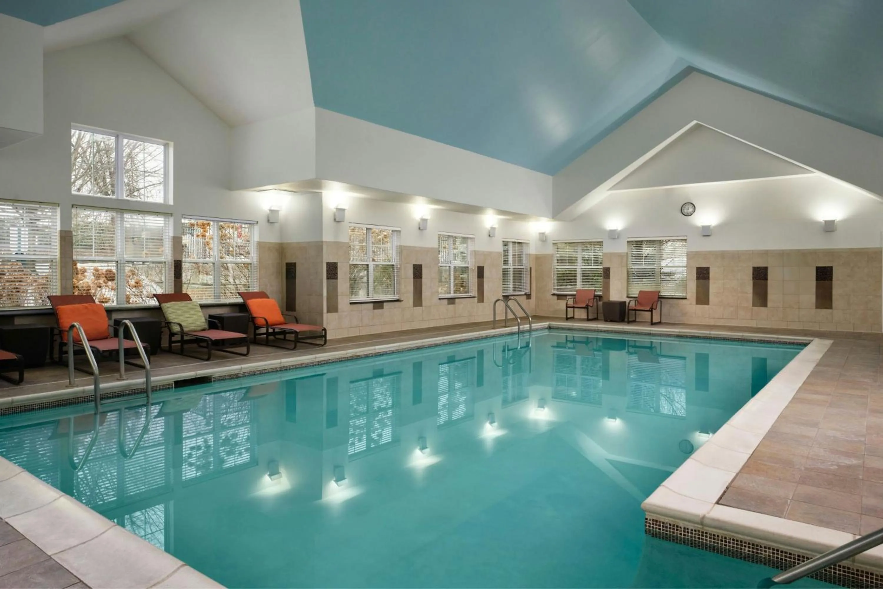 Swimming pool in Residence Inn Burlington Colchester