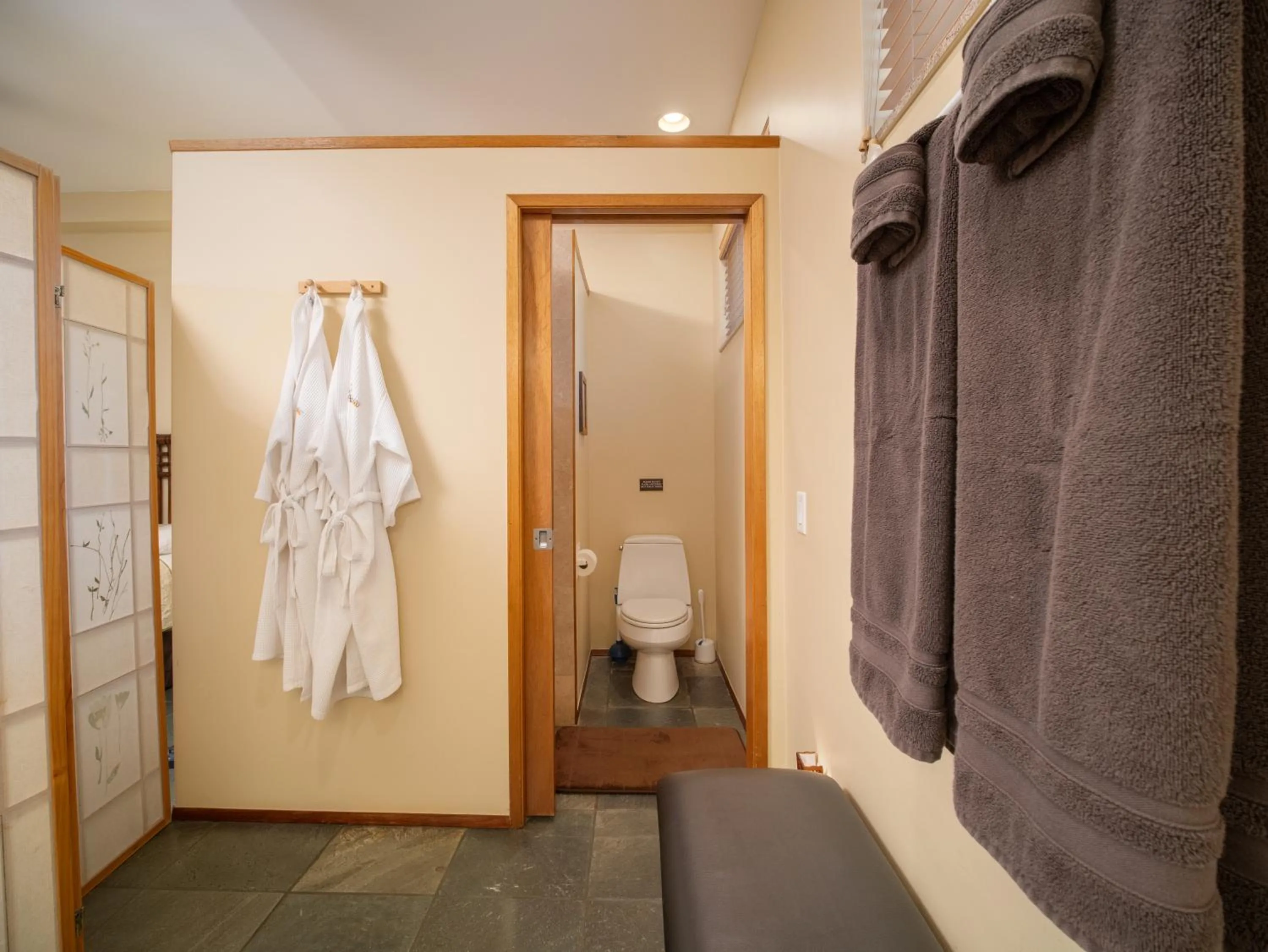 Toilet in Aloha Aku Hula2 Suite - Experience Beachfront Bliss