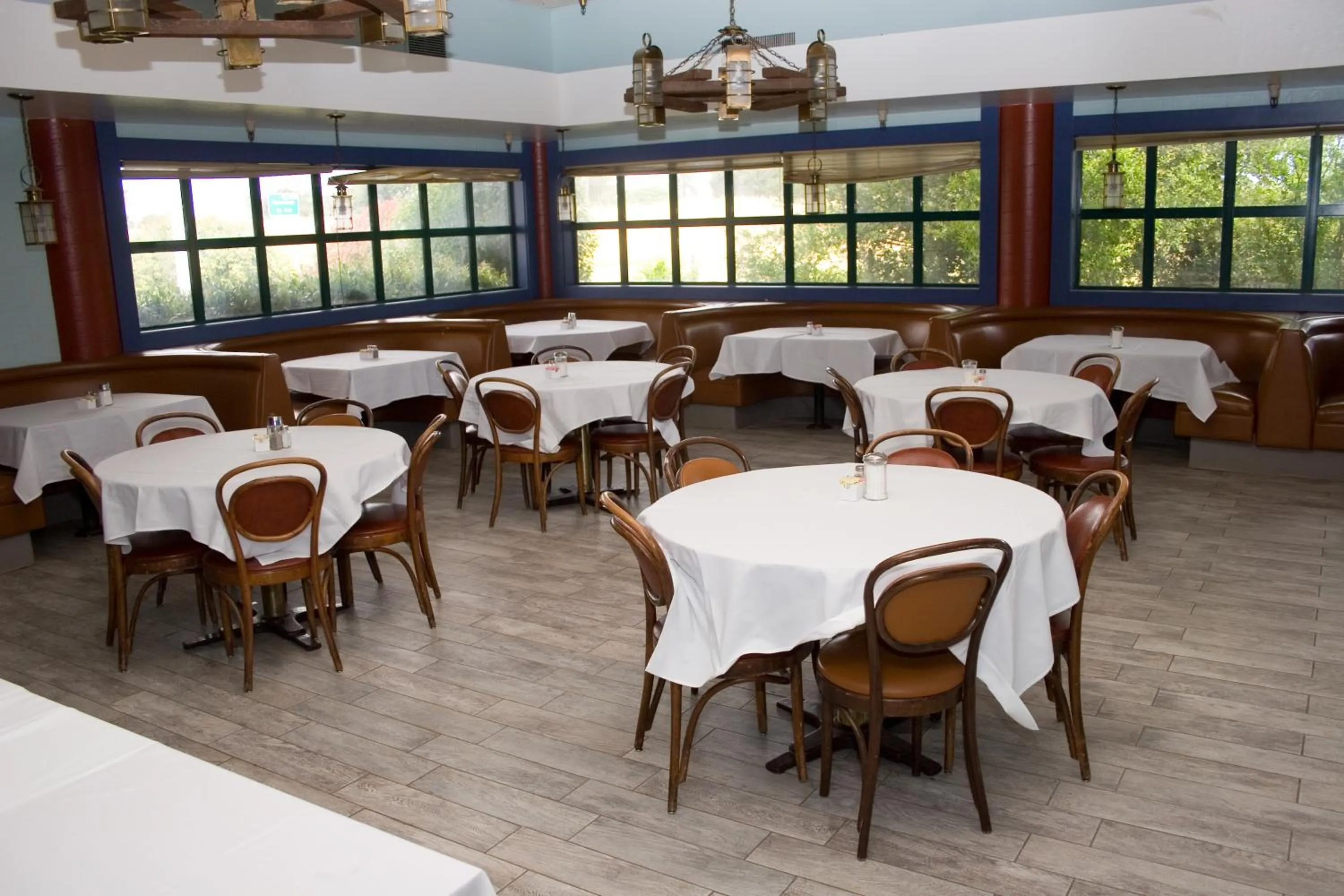 Restaurant/places to eat in Keefers Inn King City