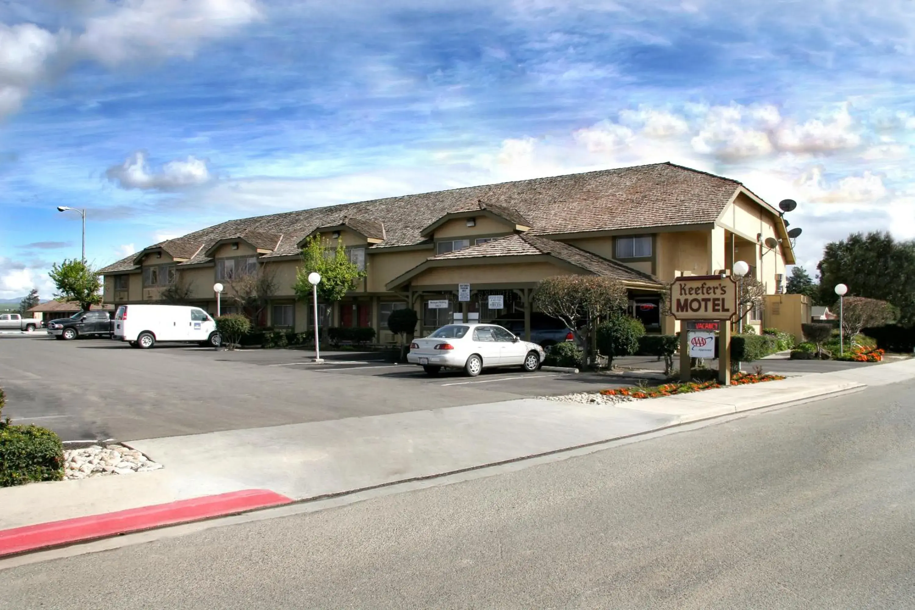 Facade/entrance in Keefers Inn King City Facade/entrance in Keefers Inn King City