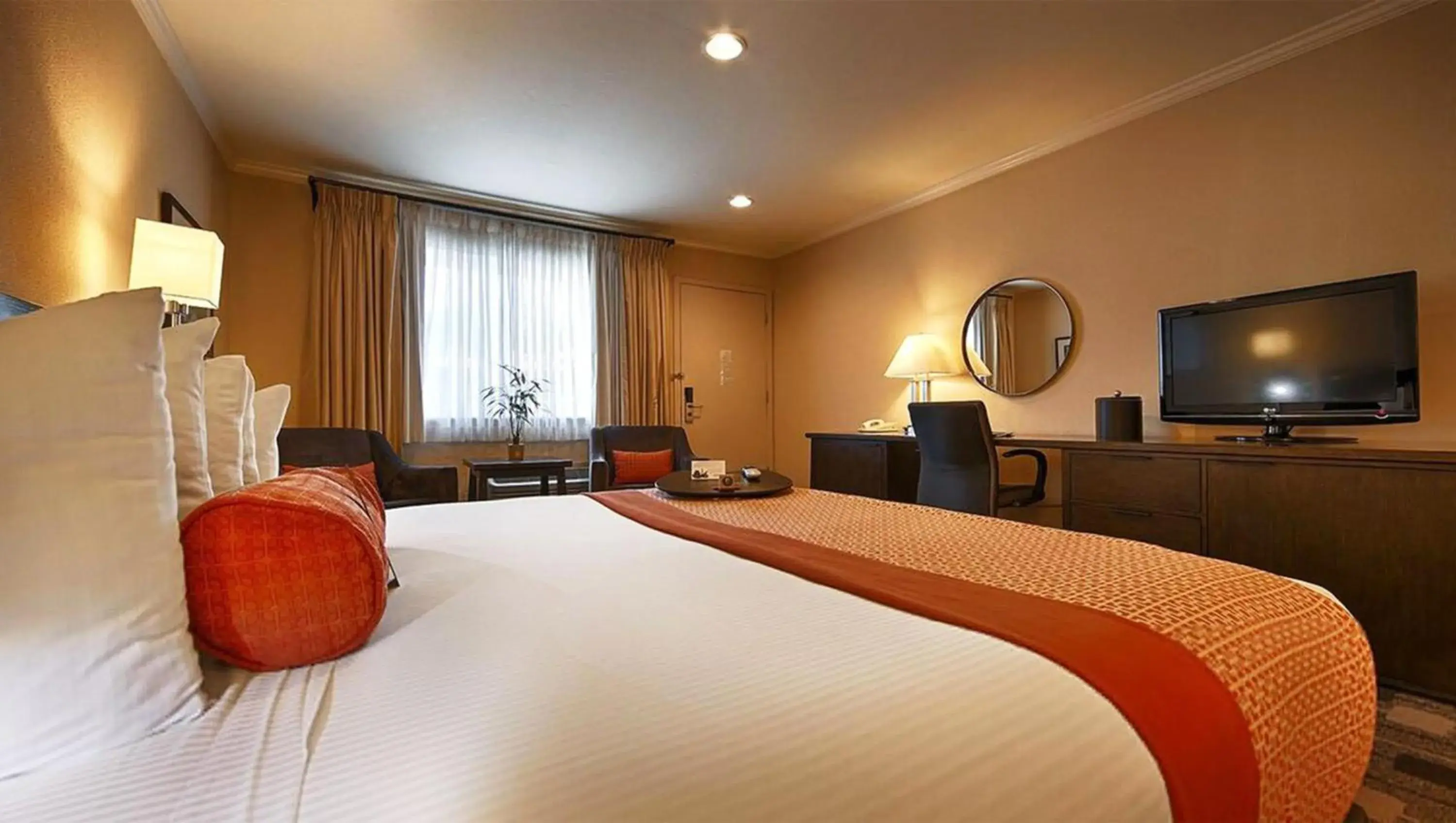 Deluxe King Room in The Zen Hotel Palo Alto Deluxe King Room in The Zen Hotel Palo Alto