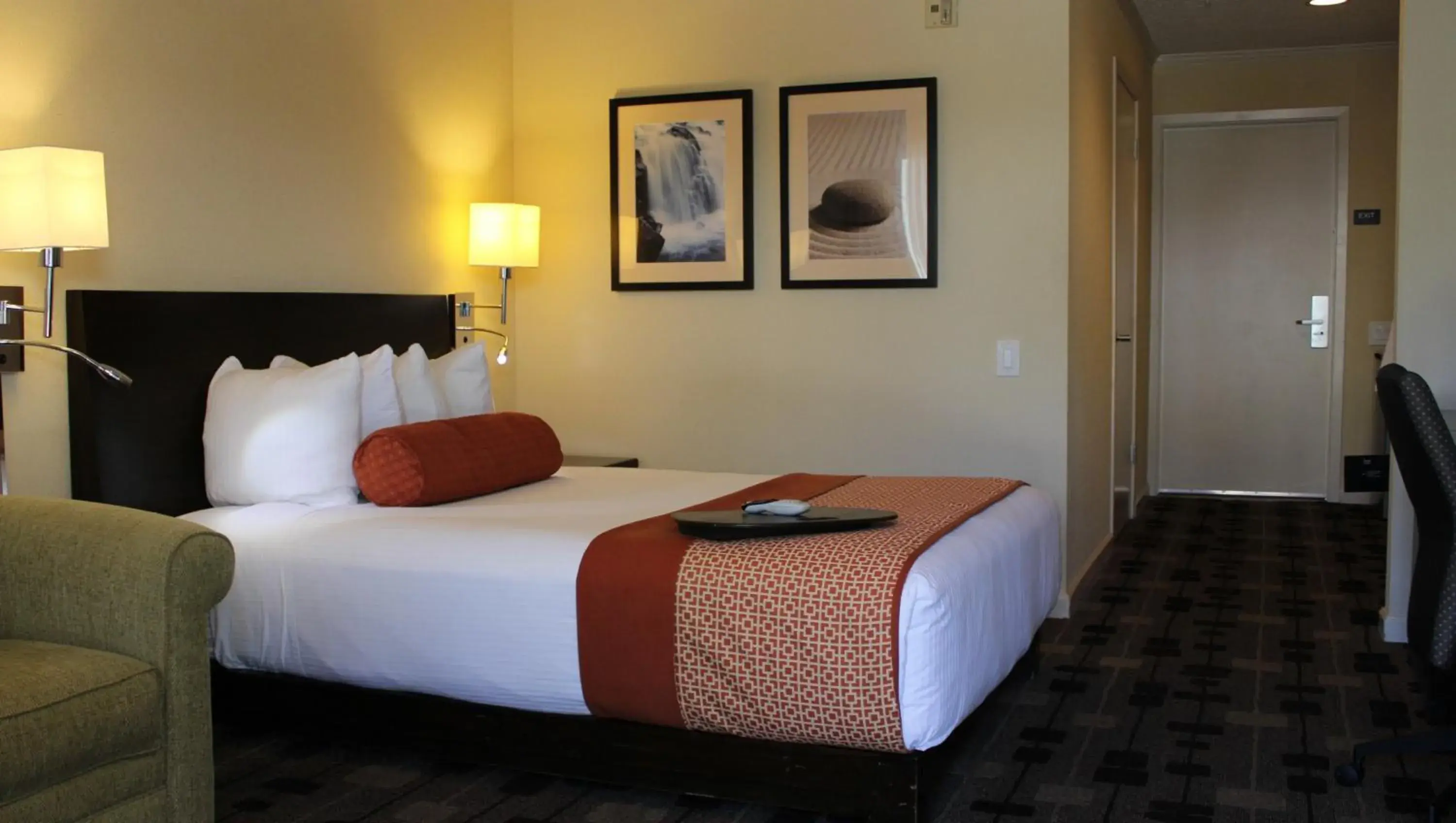 Queen Room - Disability Access in The Zen Hotel Palo Alto Queen Room - Disability Access in The Zen Hotel Palo Alto