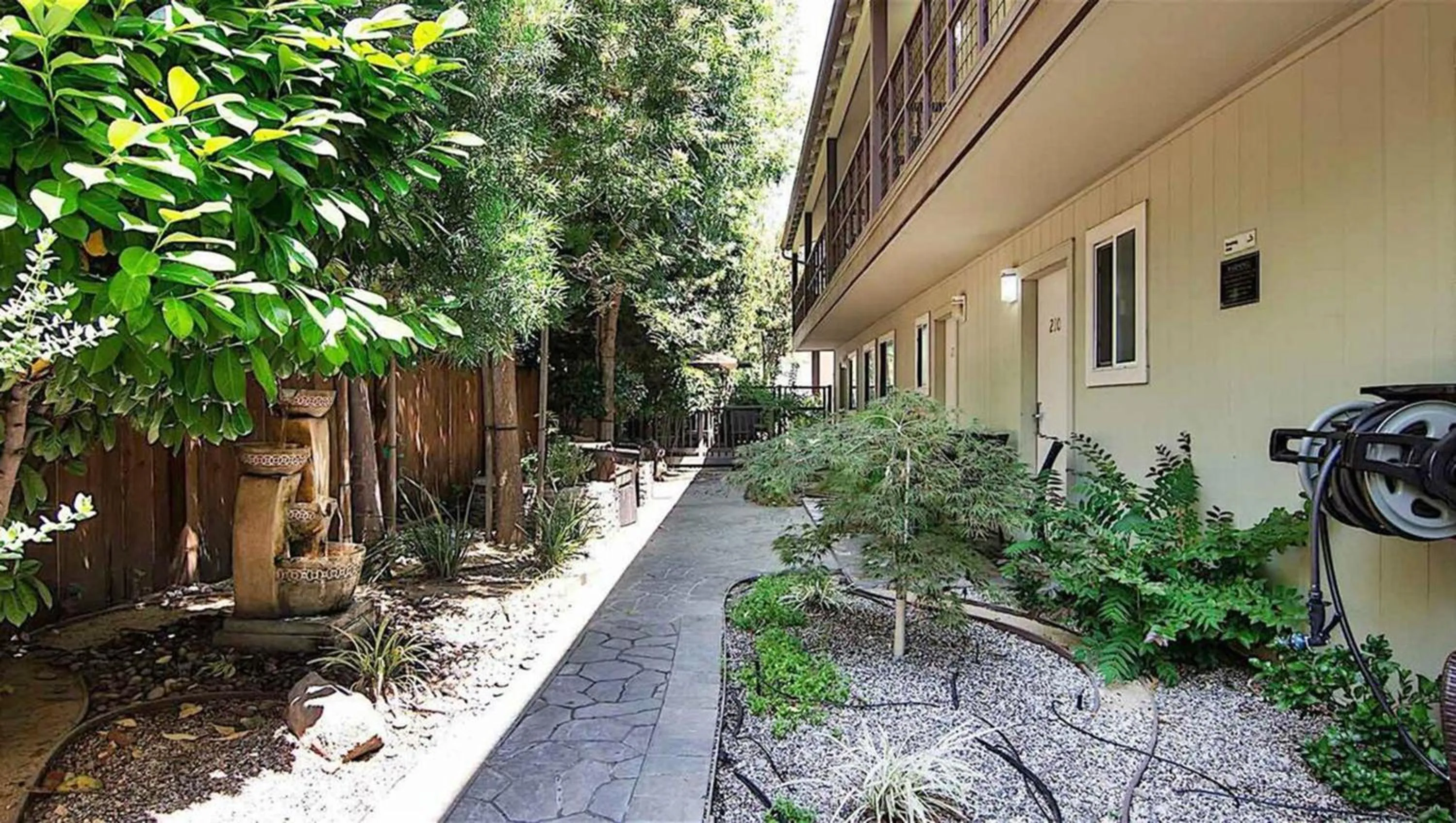Property building in The Zen Hotel Palo Alto