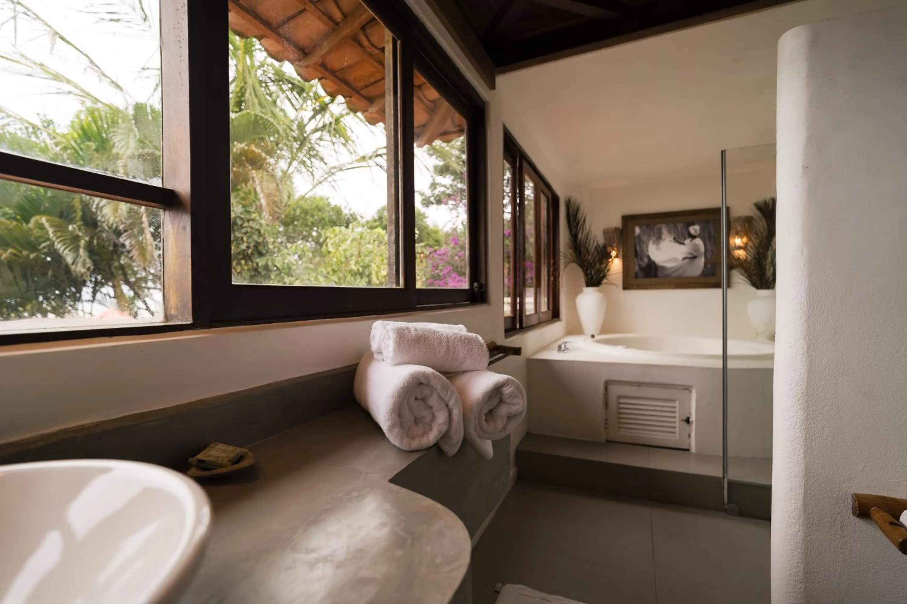 Bathroom, Bed in Beijo do Vento Pousada