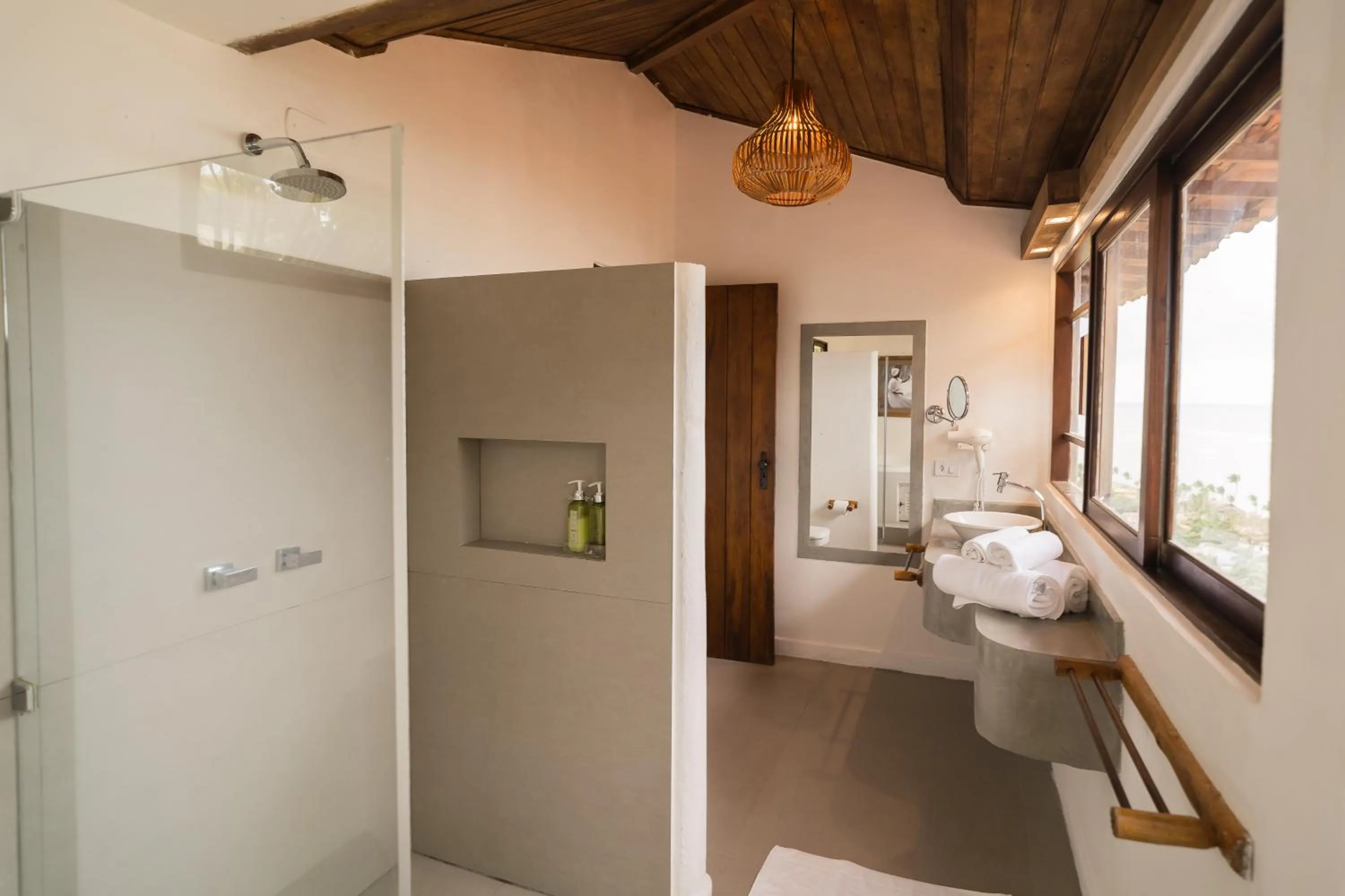 Bathroom, Bed in Beijo do Vento Pousada