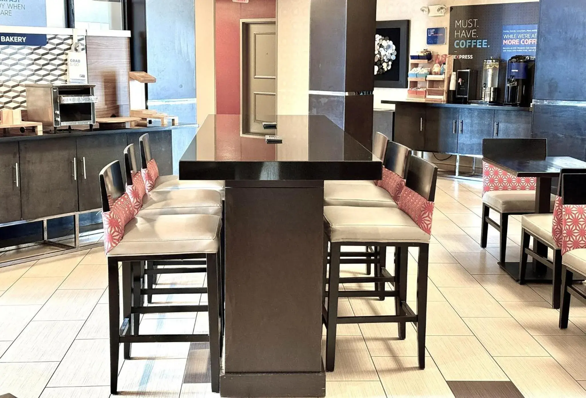 Restaurant/places to eat in Holiday Inn Express & Suites Naples Downtown - 5th Avenue by IHG Restaurant/places to eat in Holiday Inn Express & Suites Naples Downtown - 5th Avenue by IHG