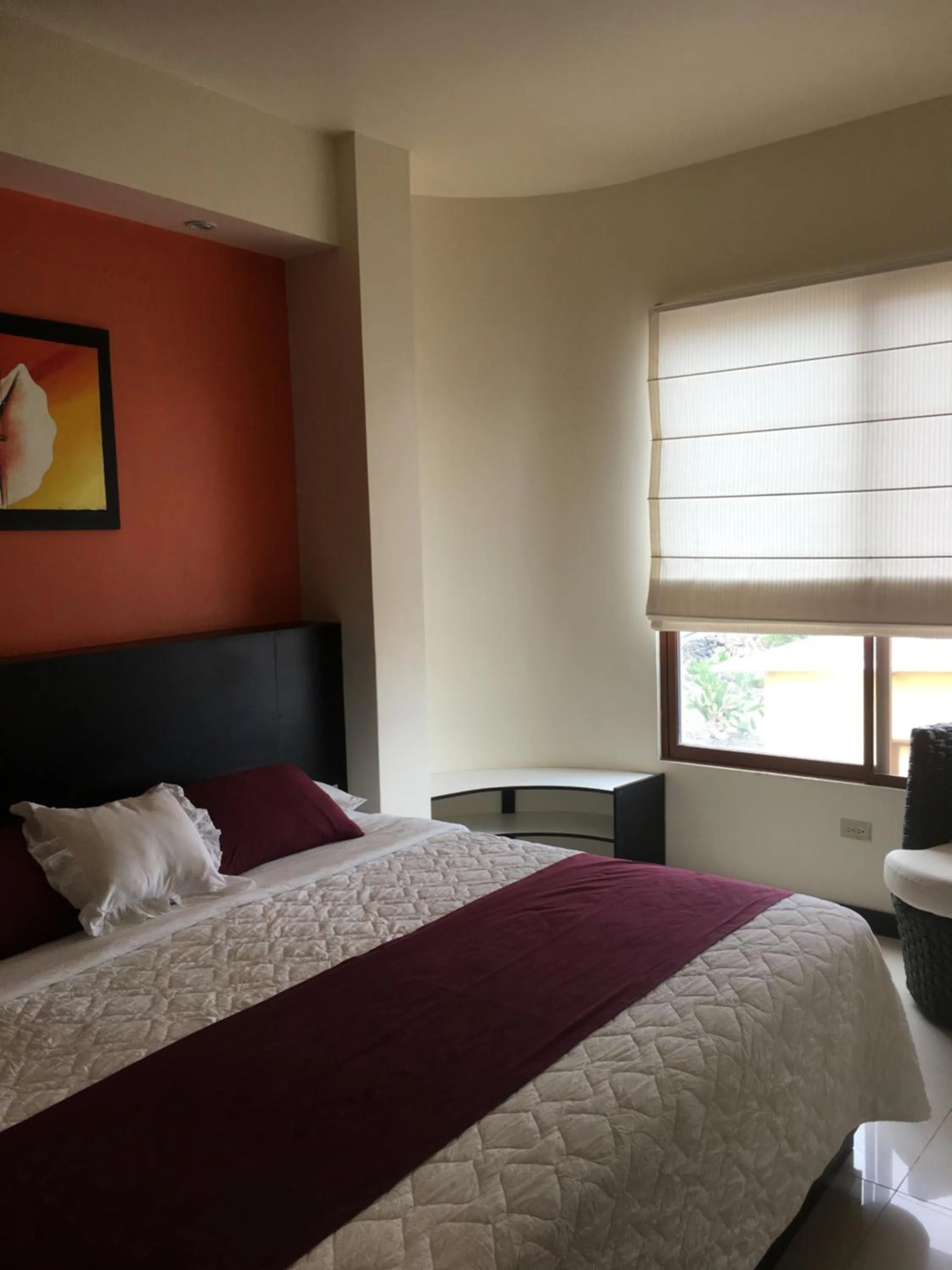 Bed in Hotel San Vicente Galapagos