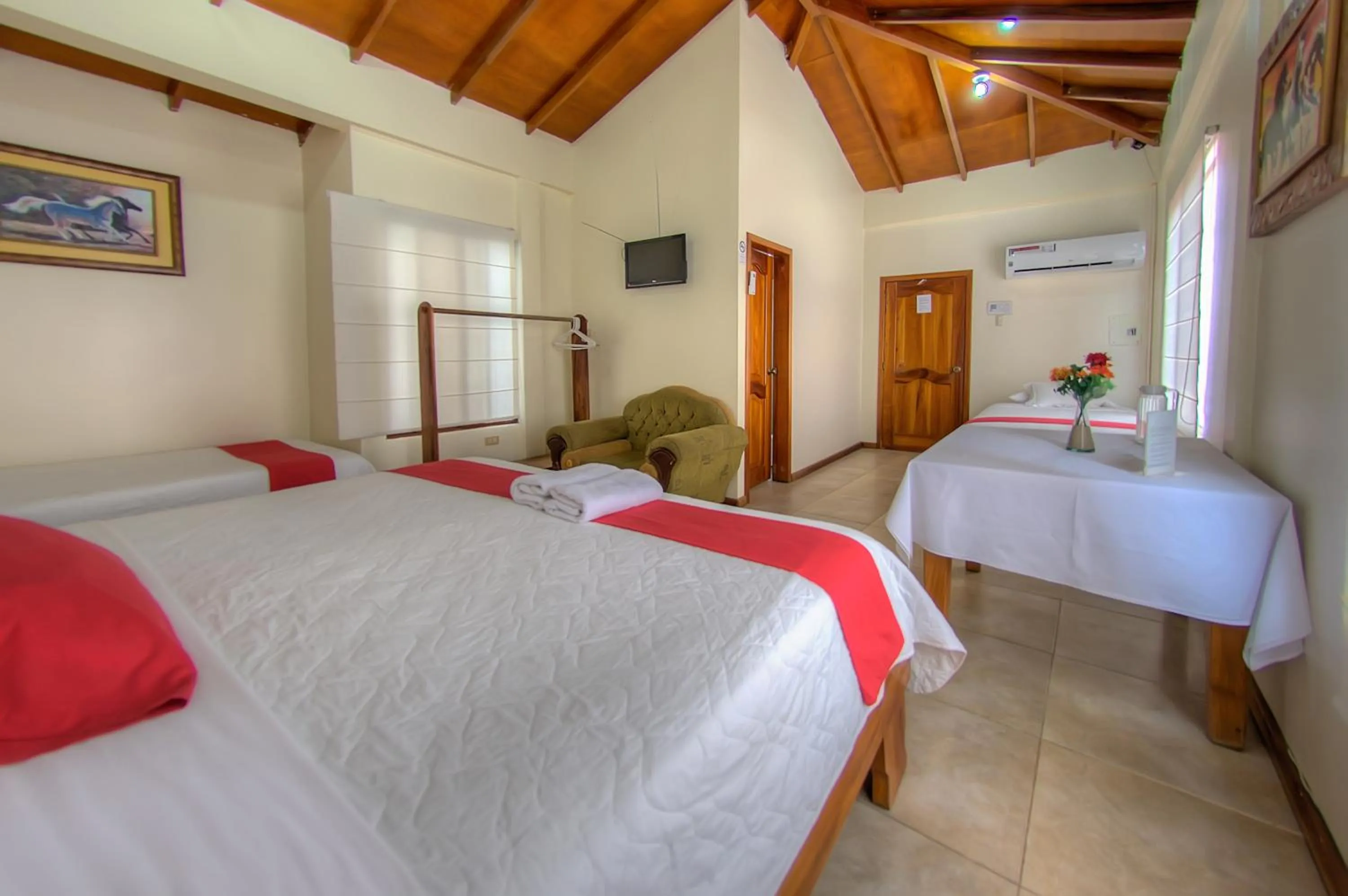 Bedroom, Bed in Hotel San Vicente Galapagos