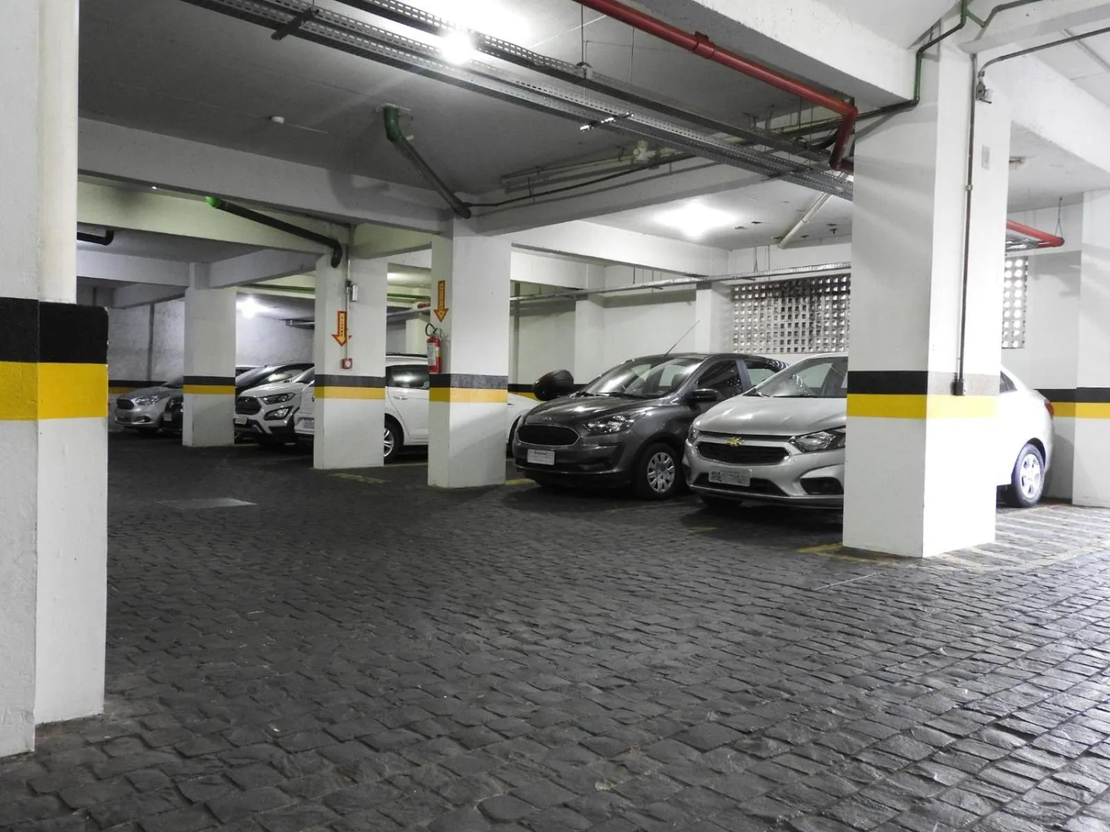 Parking in Executive Inn Hotel