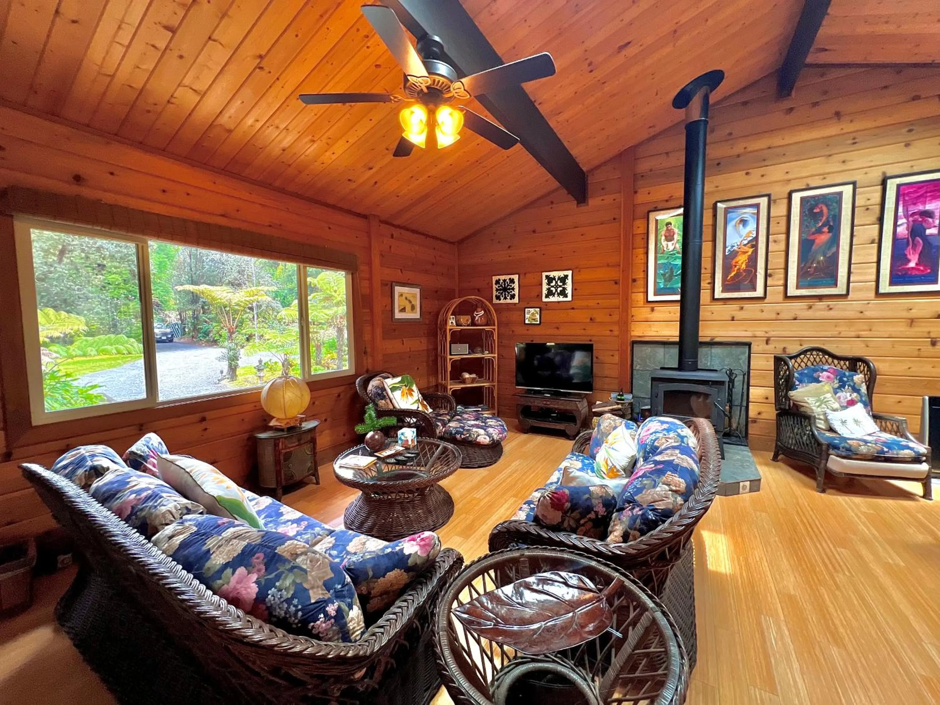 Communal lounge/ TV room in Volcano Hideaway Cabin as seen on HGTV
