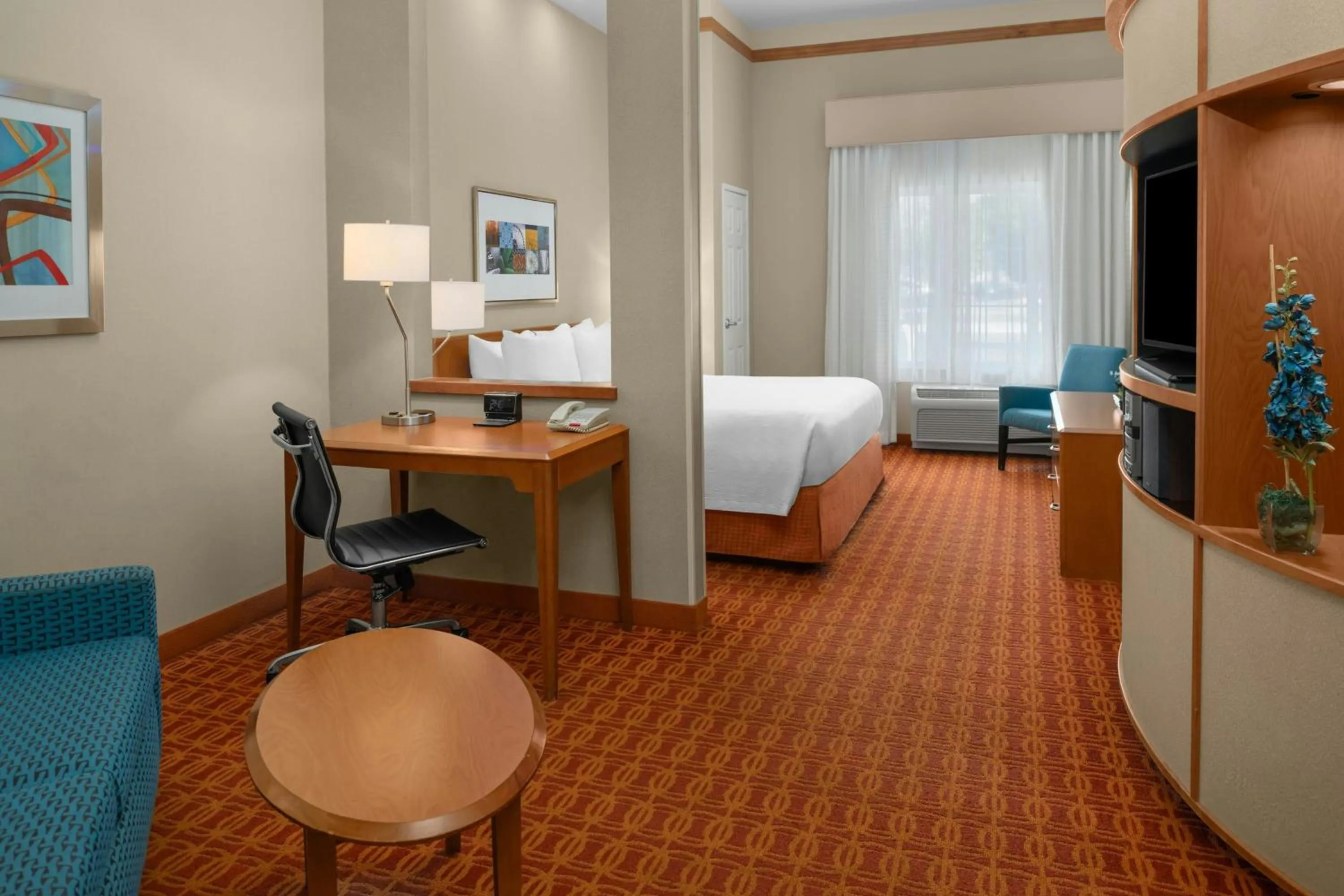 Photo of the whole room, Bed in Fairfield Inn and Suites by Marriott Elk Grove