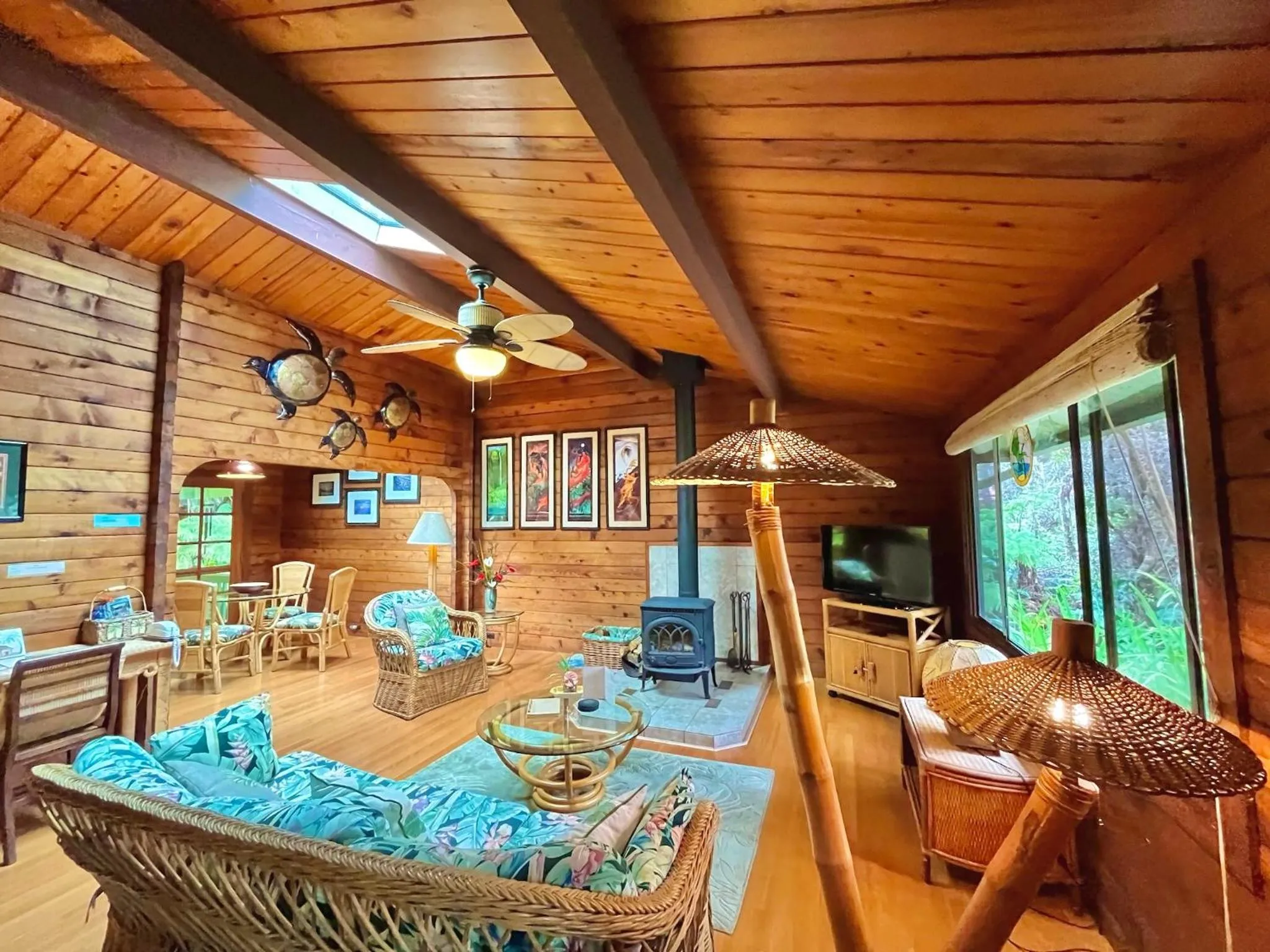 Communal lounge/ TV room in Hale Sweet Hale as seen on HGTV