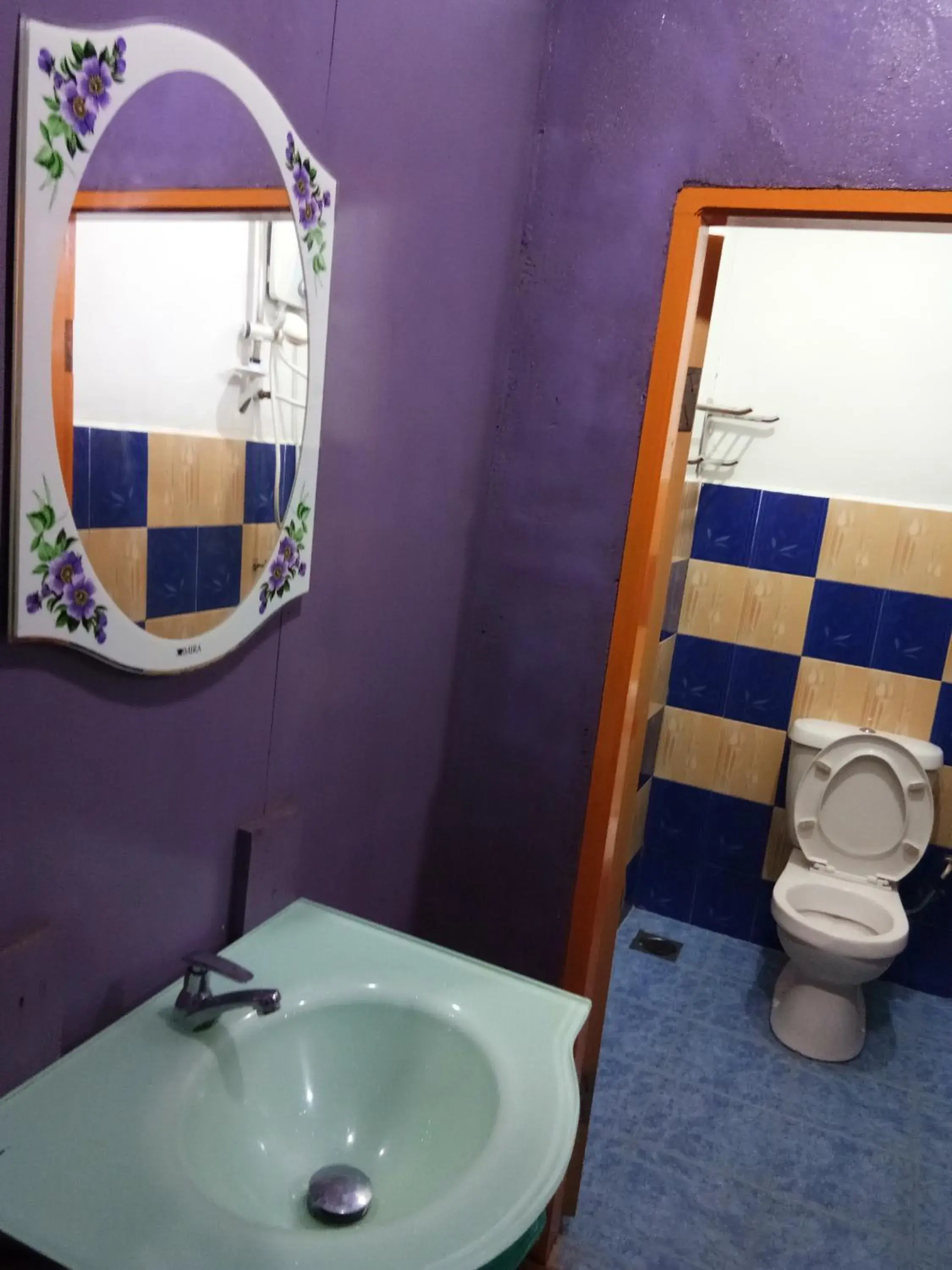Twin Room in Taman negara rainbow guest house Twin Room in Taman negara rainbow guest house