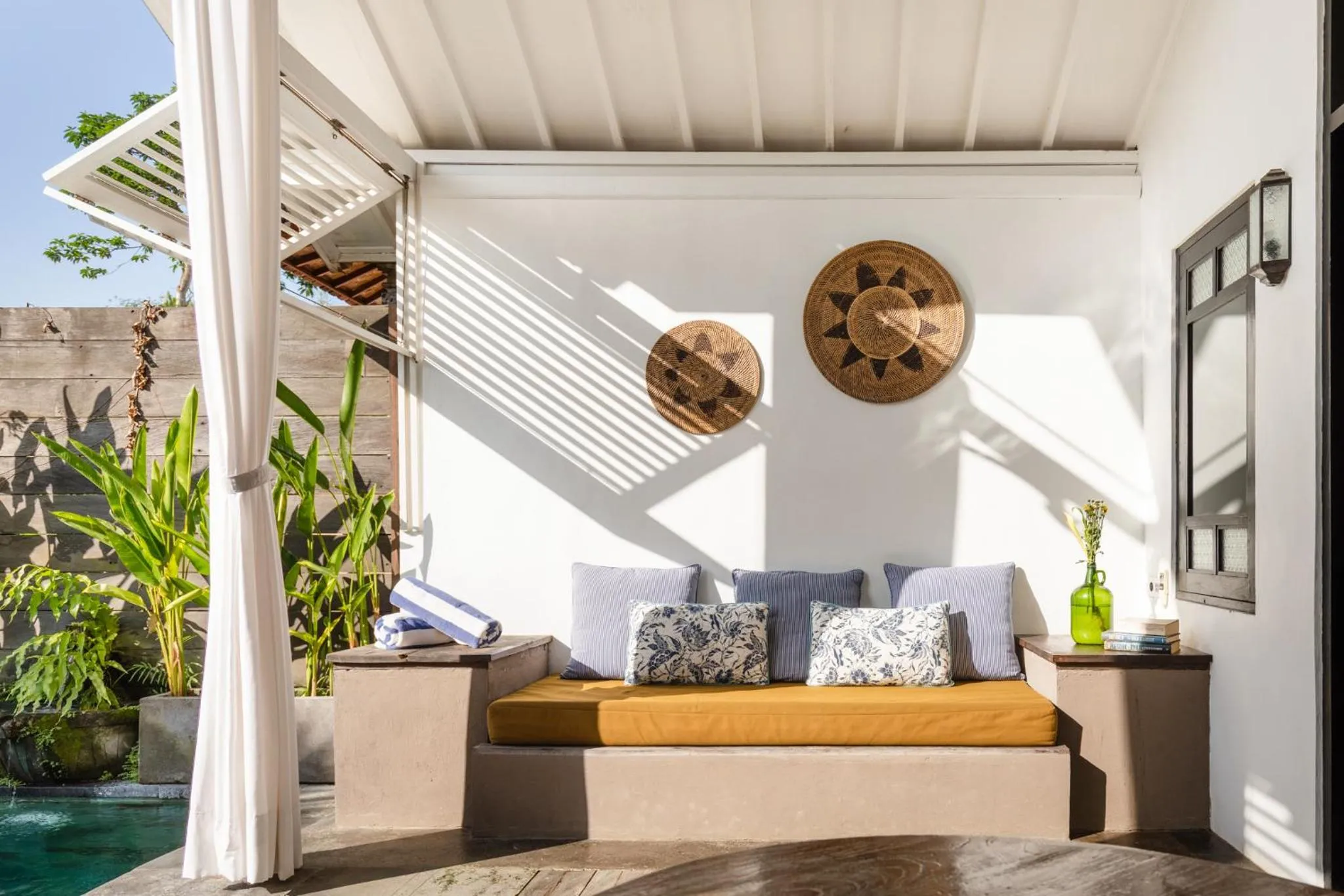 Seating area in 11 on Kajeng