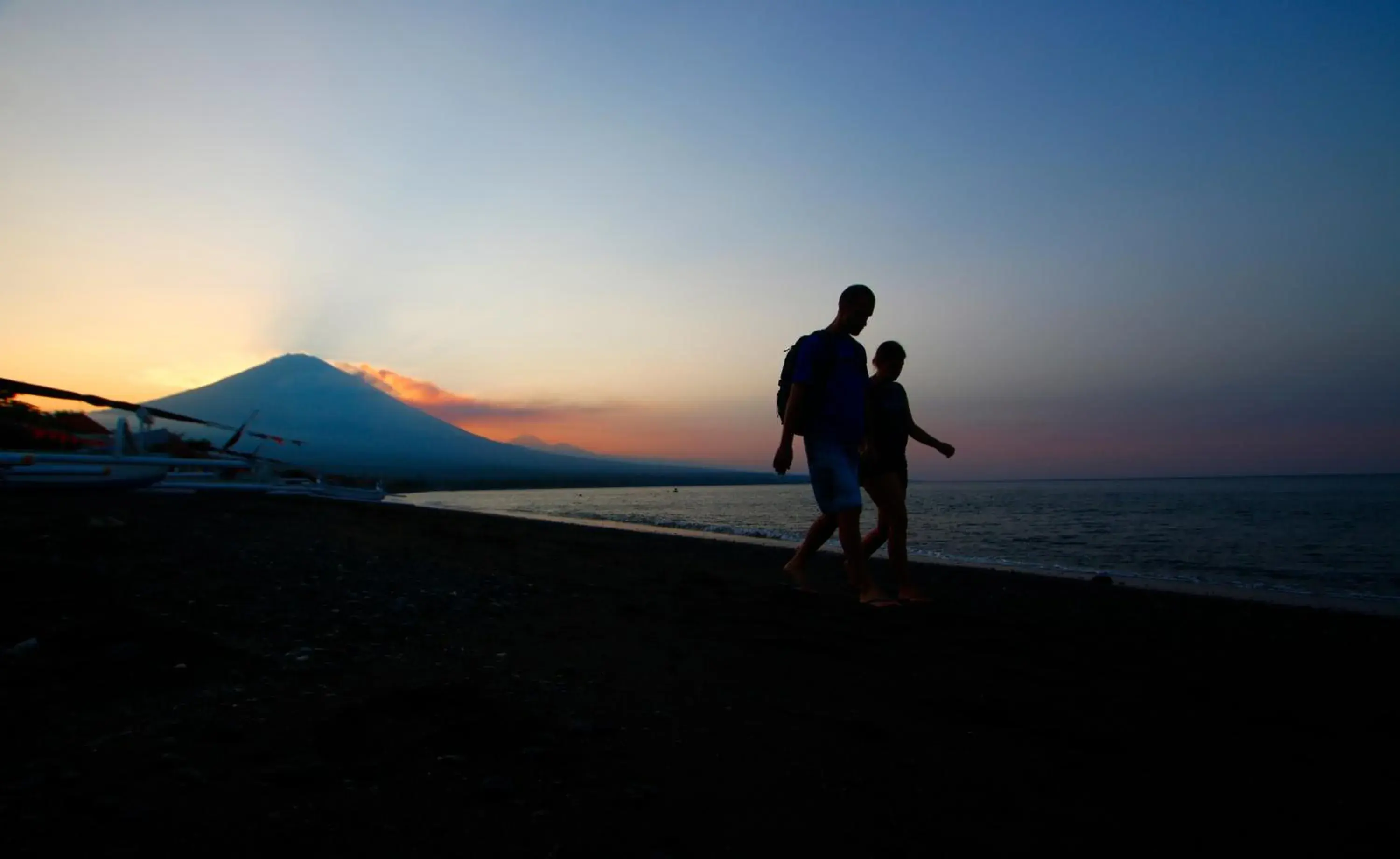 Property building in Valomia Beachfront Property building in Valomia Beachfront