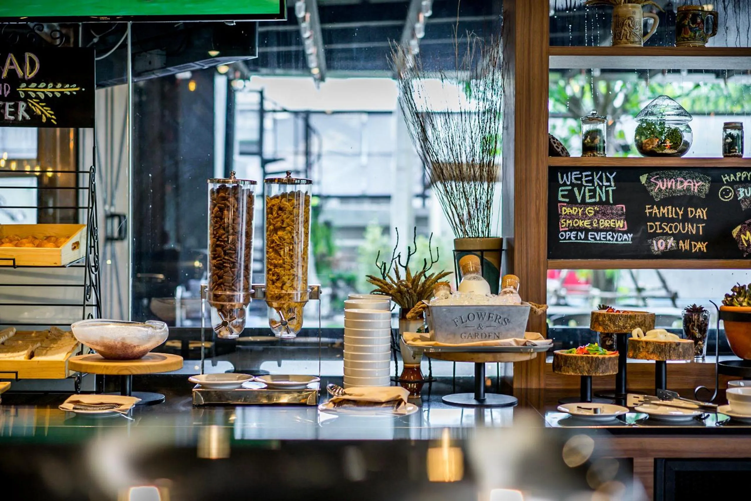 American breakfast in Onix Hotel Bangkok