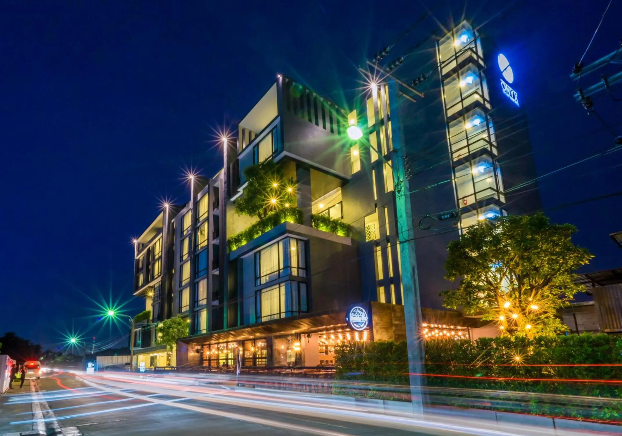 Property building in Onix Hotel Bangkok