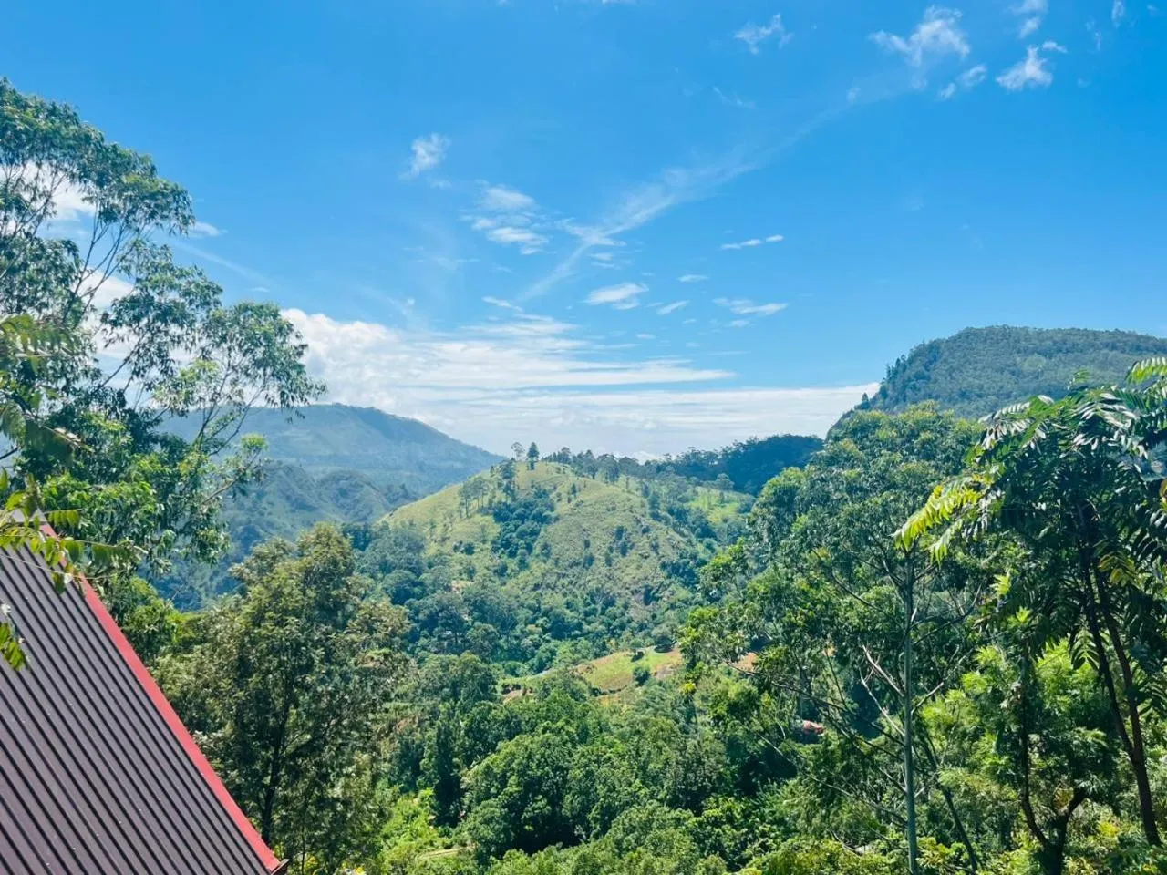 Triple Room with Mountain View - single occupancy in Cloudy Hill Cottage