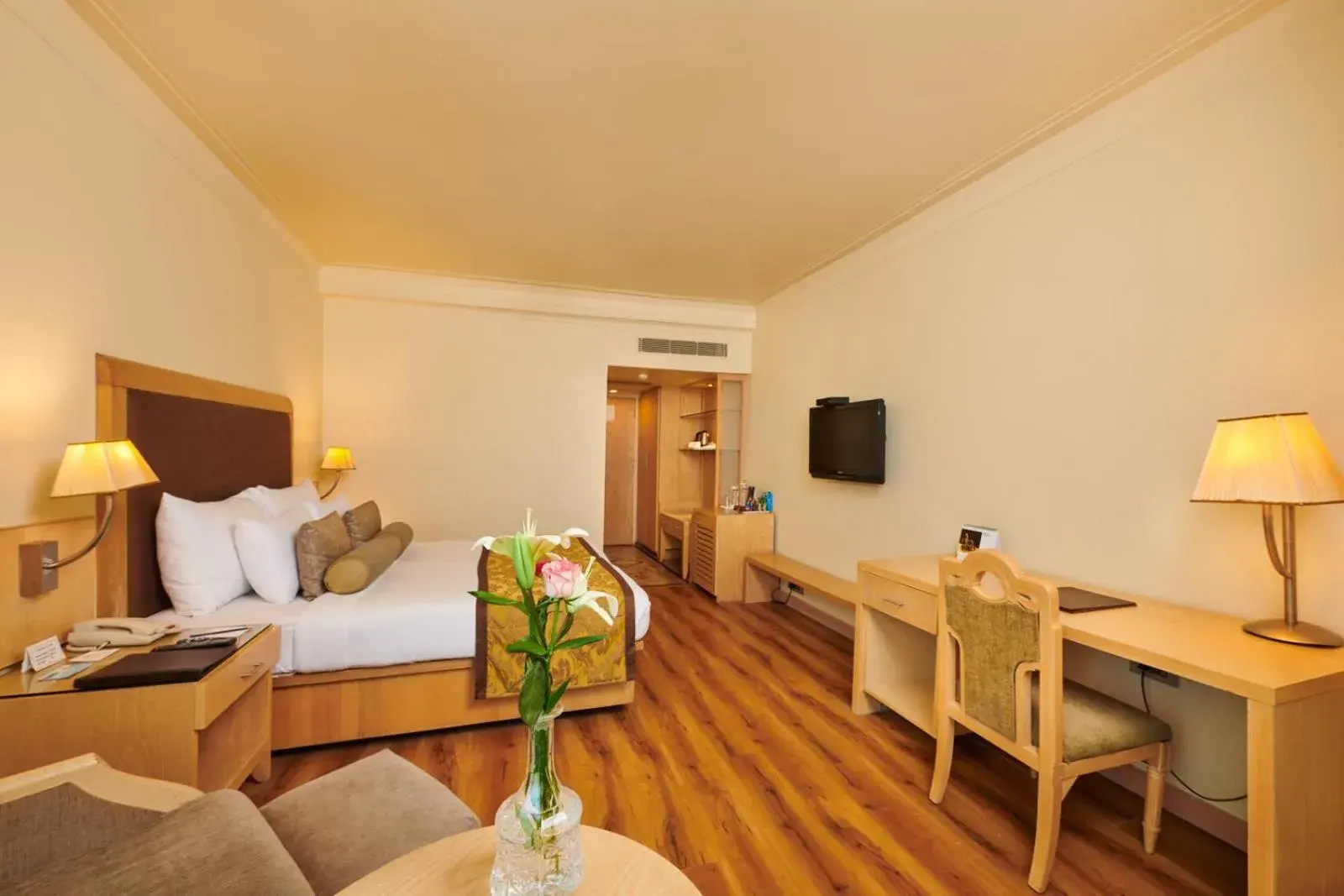 Bed in The Pride Hotel, Nagpur Bed in The Pride Hotel, Nagpur