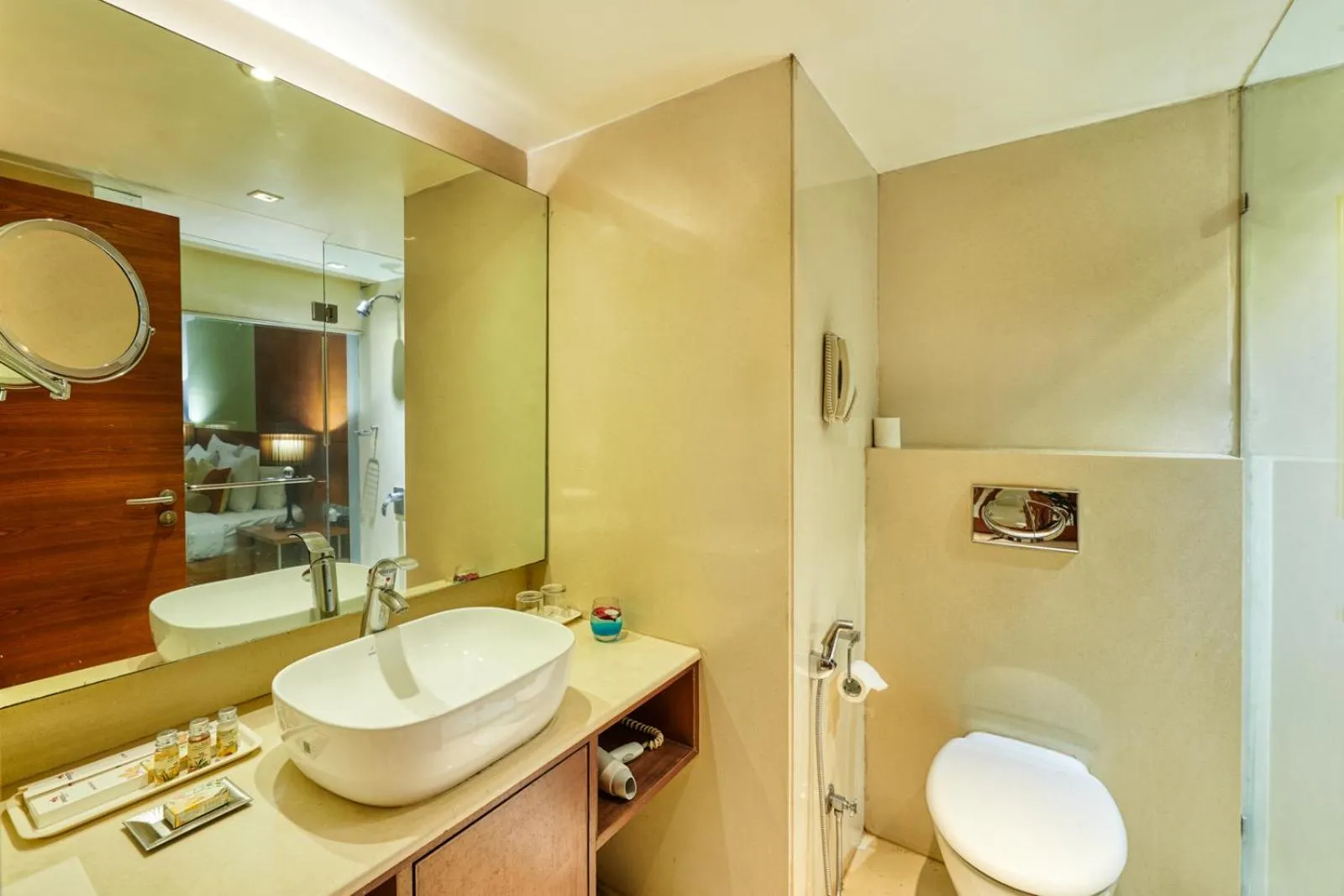 Shower in The Pride Hotel, Nagpur