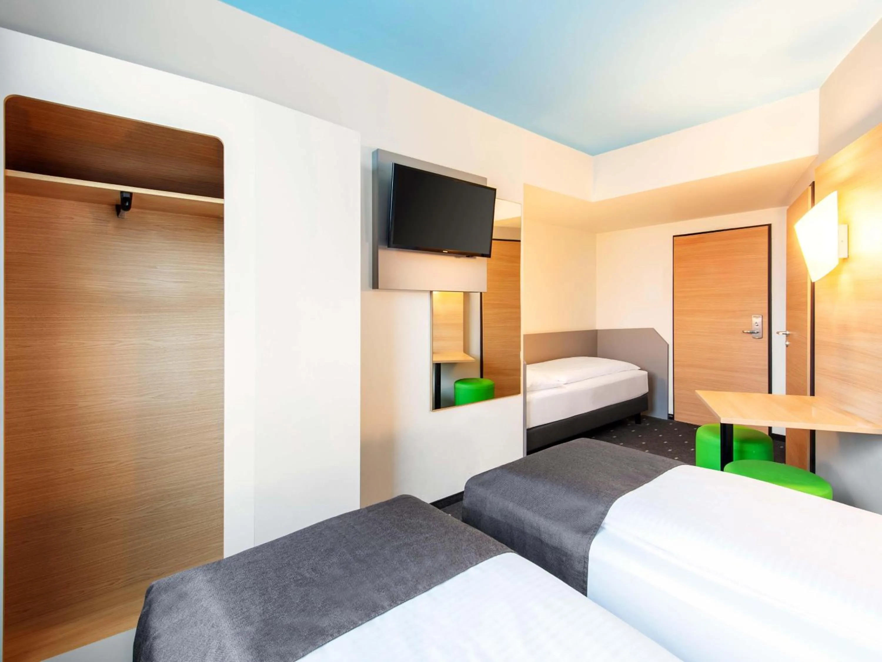 Photo of the whole room, Bed in B&B Hotel Rosenheim