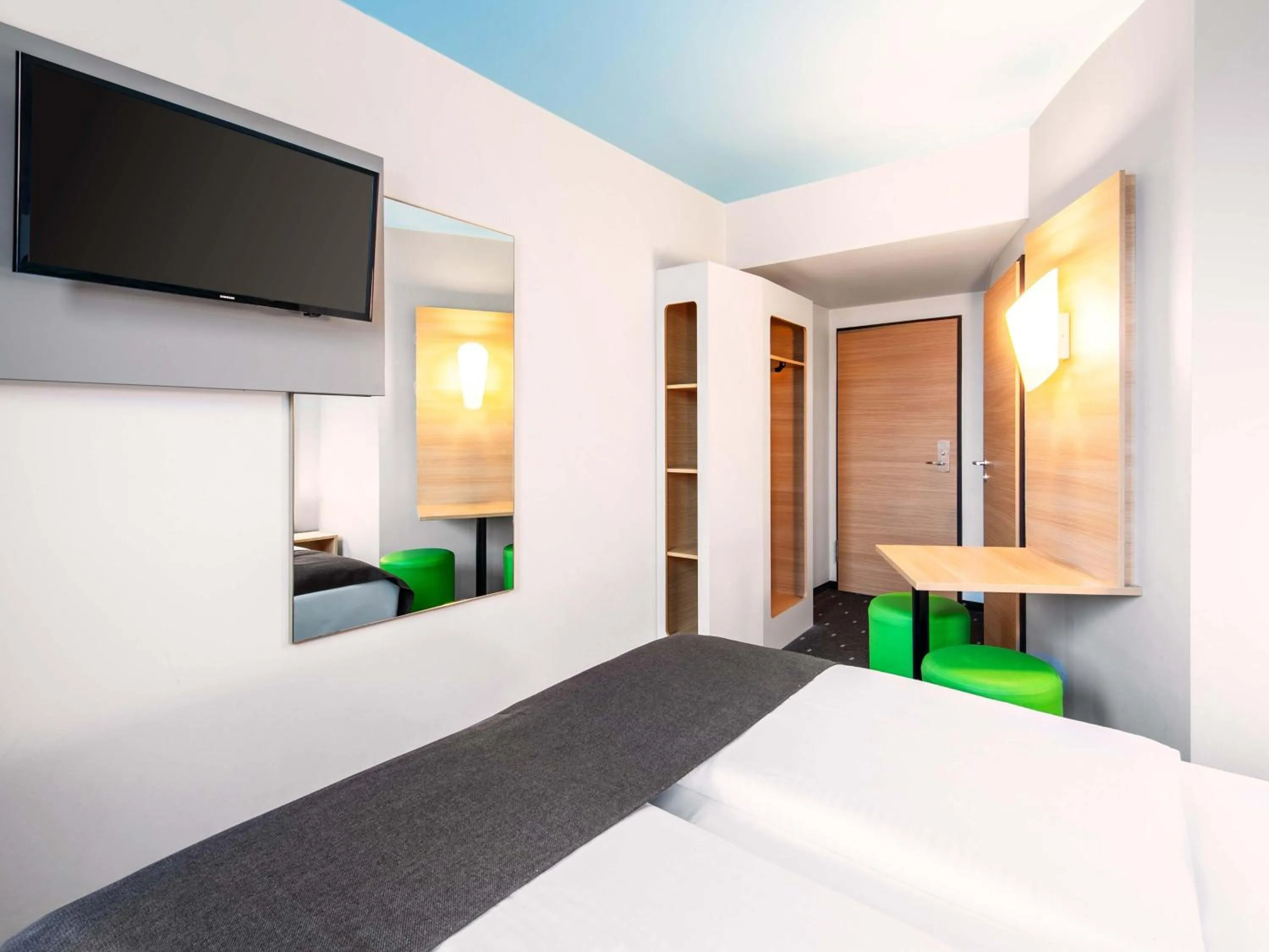 Photo of the whole room, Bed in B&B Hotel Rosenheim