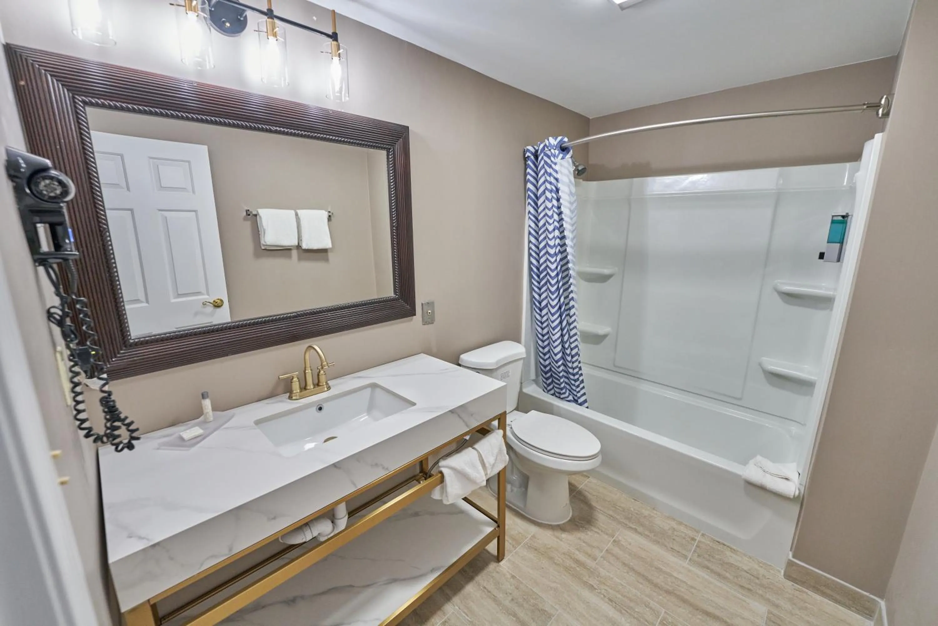 Shower in Hyannis Plaza Hotel