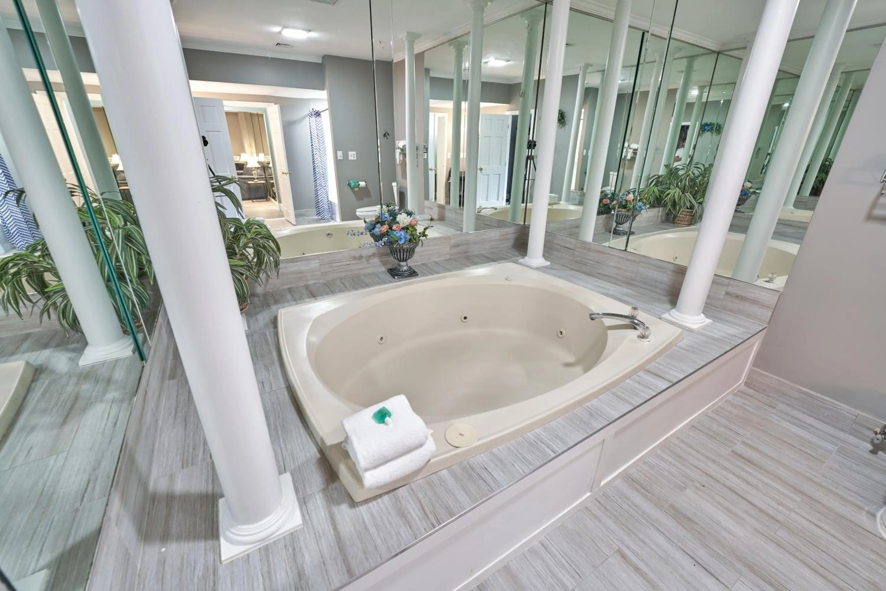 Hot Tub in Hyannis Plaza Hotel